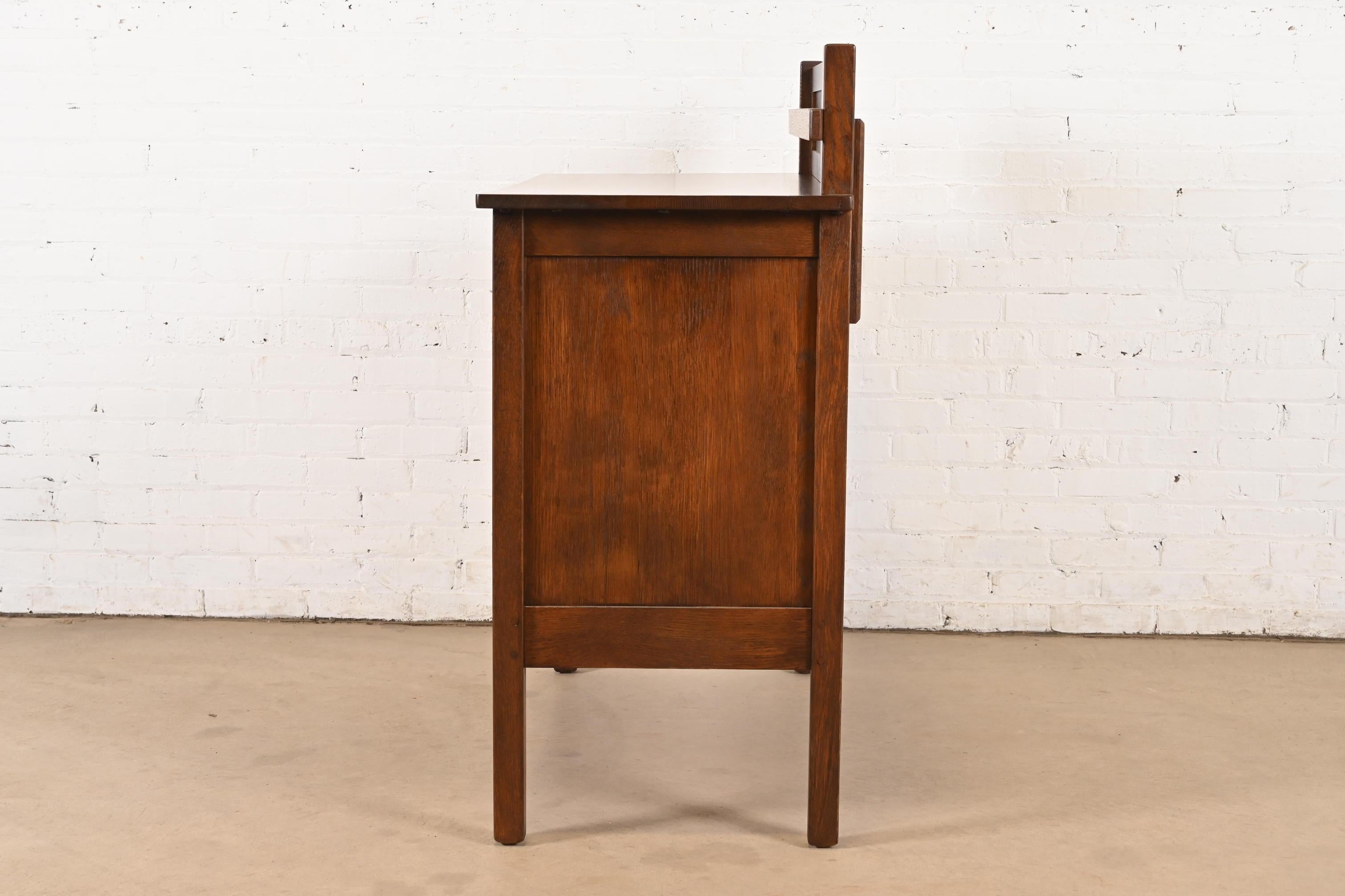 L.L.A. & G.J. Stickley Antica credenza Mission Arts & Crafts in quercia, rifinita in vendita 4