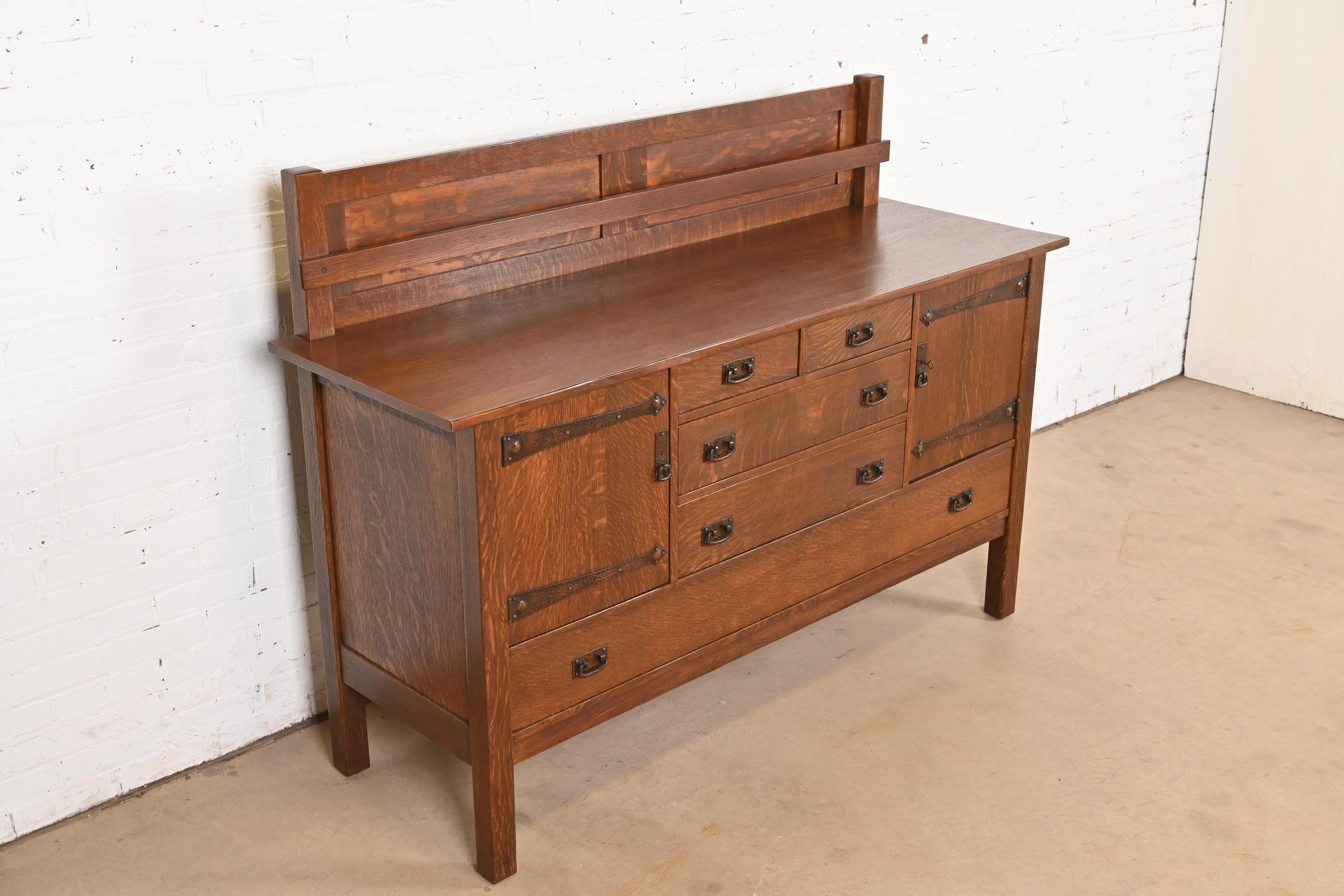L. & J. G. Stickley Antikes Missions-Sideboard aus Eichenholz im Arts and Crafts-Stil, neu lackiert (20. Jahrhundert) im Angebot
