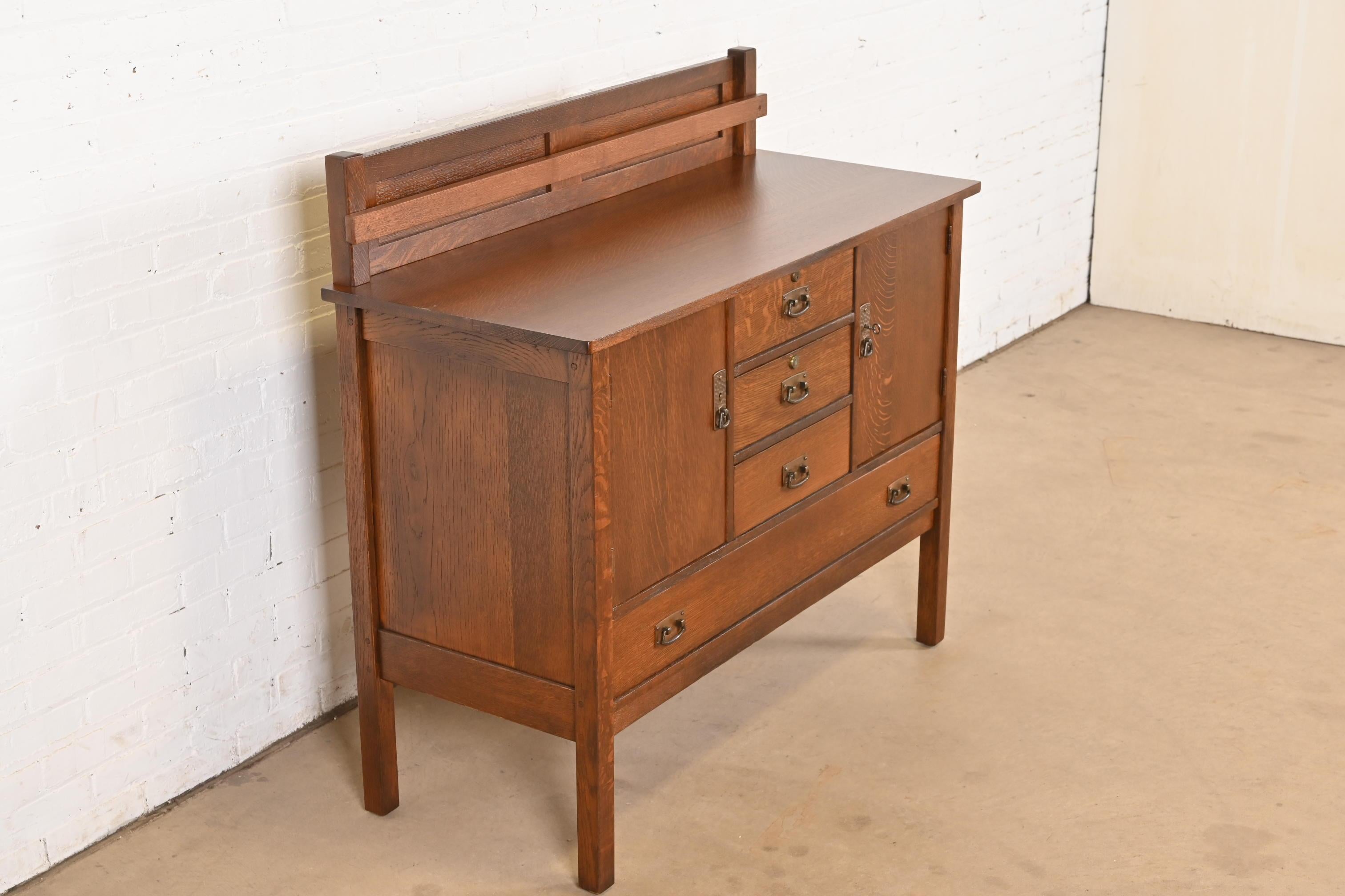 L.L.A. & G.J. Stickley Antica credenza Mission Arts & Crafts in quercia, rifinita In condizioni buone in vendita a South Bend, IN