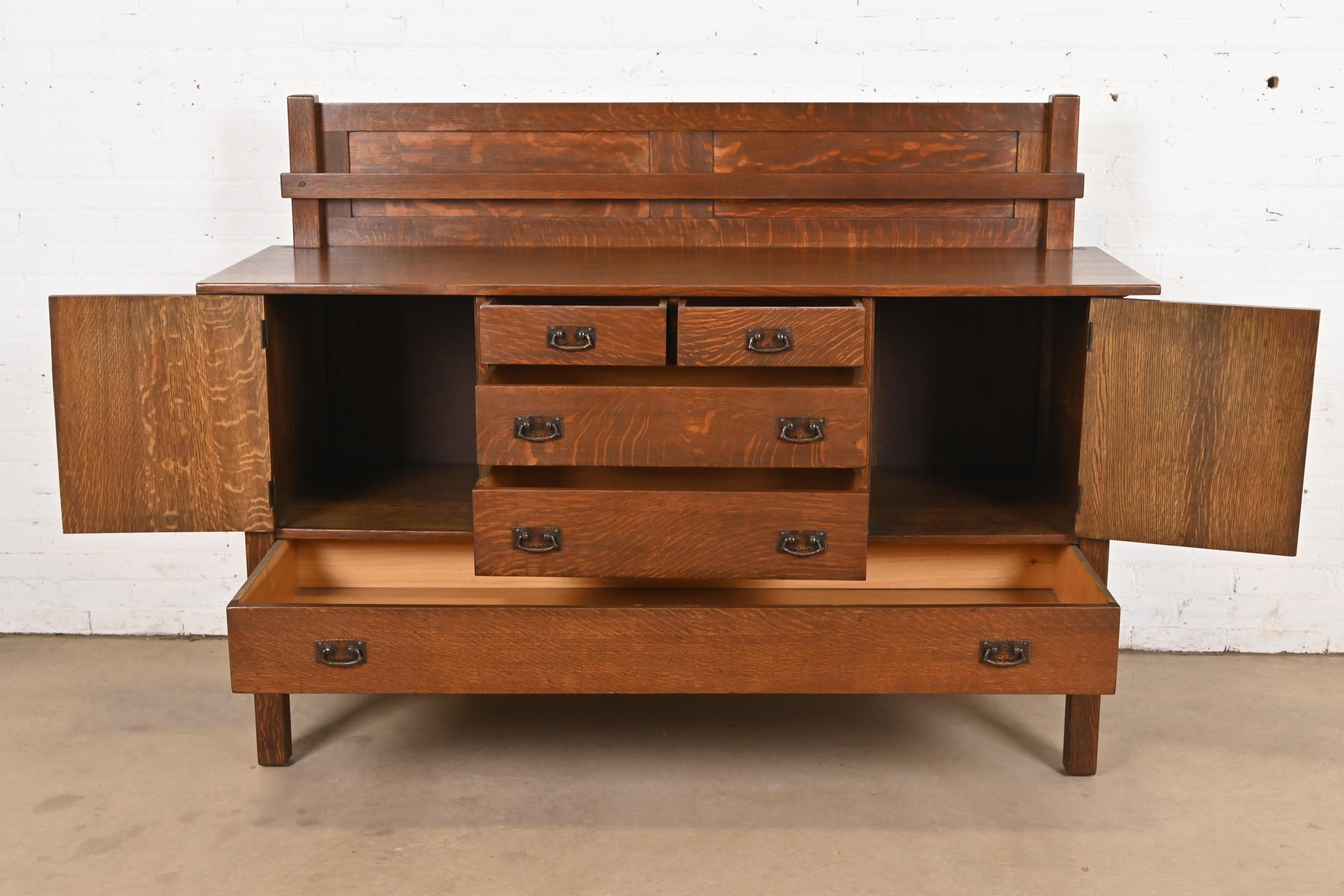 L. & J. G. Stickley Antikes Missions-Sideboard aus Eichenholz im Arts and Crafts-Stil, neu lackiert (Kupfer) im Angebot