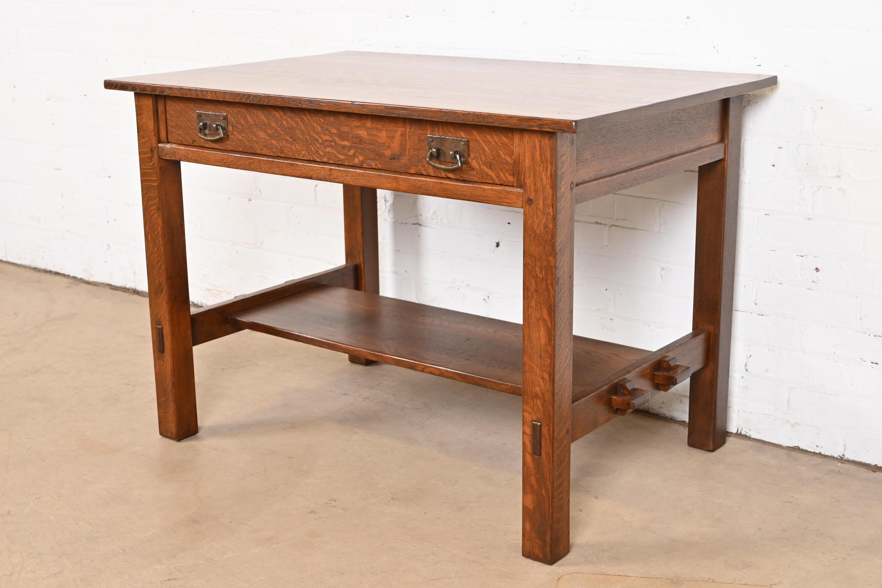 L. & J. G. Stickley Escritorio antiguo Mission Arts & Crafts de roble, repasado en Bueno estado para la venta en South Bend, IN