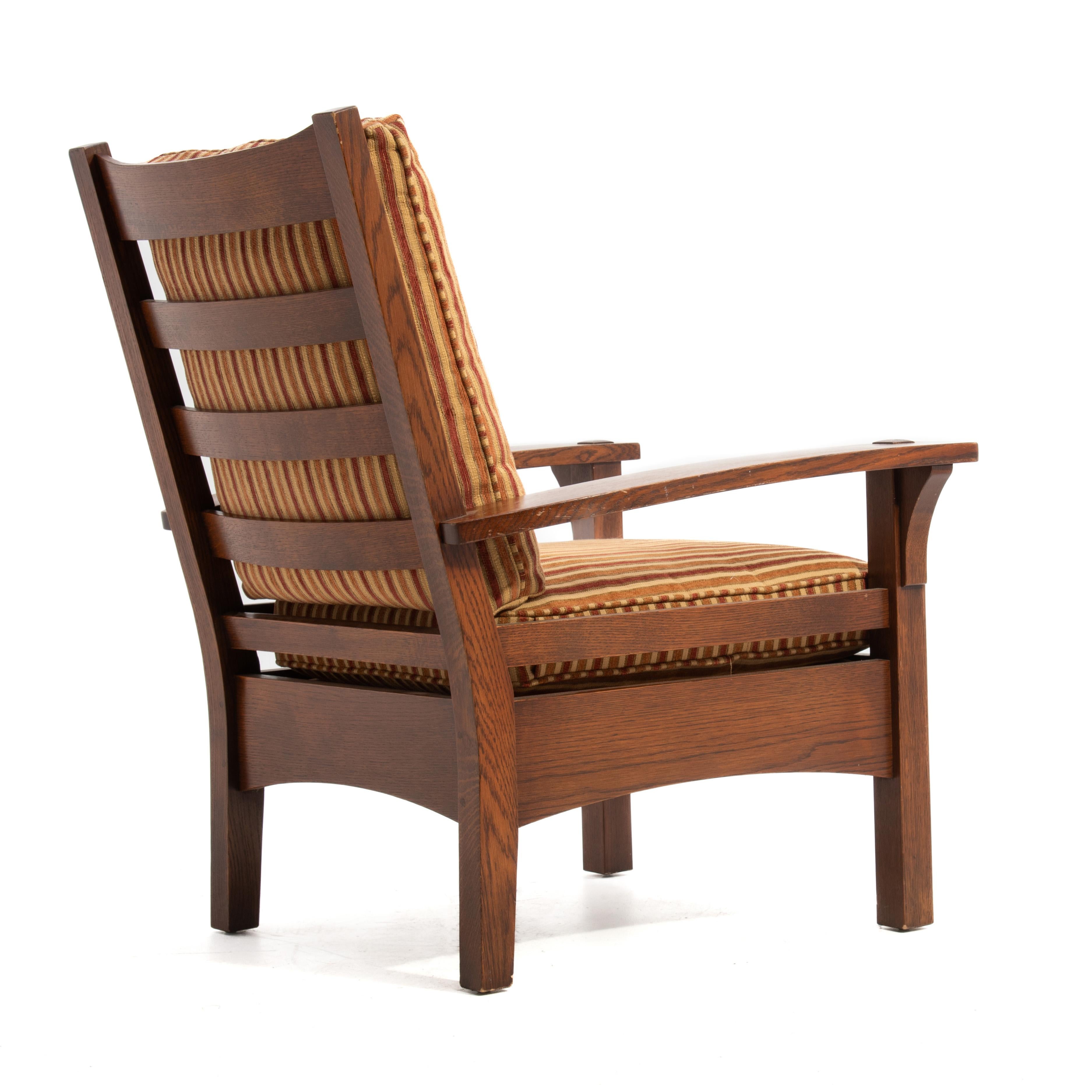 L & J G Stickley Bow Arm Fixed Back Lounge Chair Arts & Crafts Mission Oak In Good Condition In Forest Grove, PA