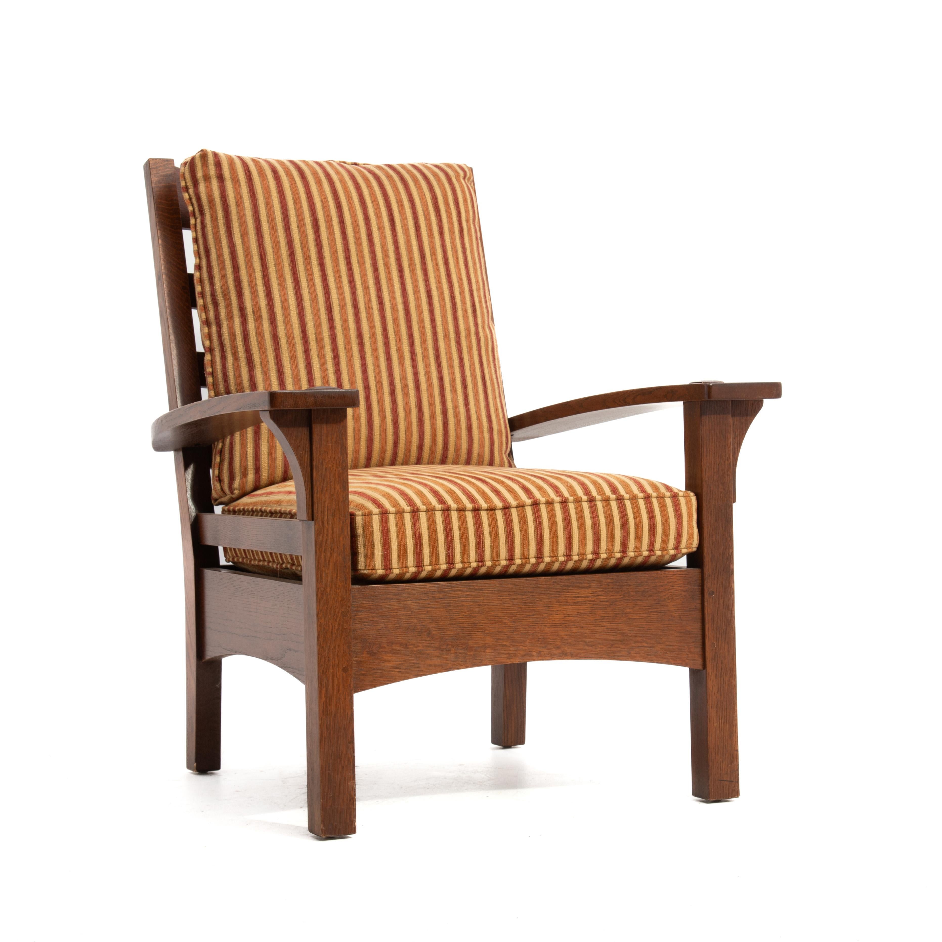 Contemporary L & J G Stickley Bow Arm Fixed Back Lounge Chair Arts & Crafts Mission Oak