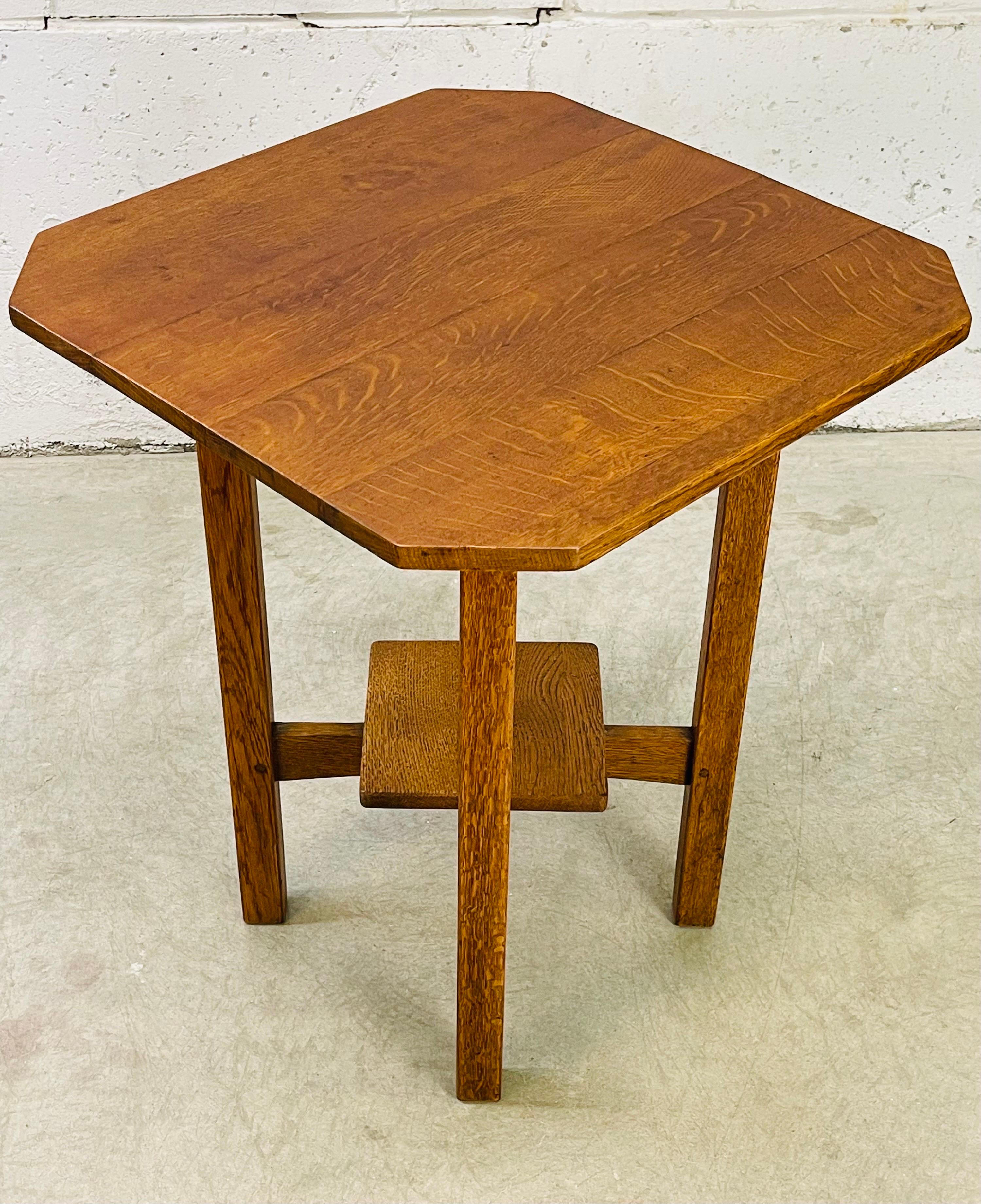 L. & J. G. Stickley Clip Corner Lamp Table In Good Condition In Amherst, NH