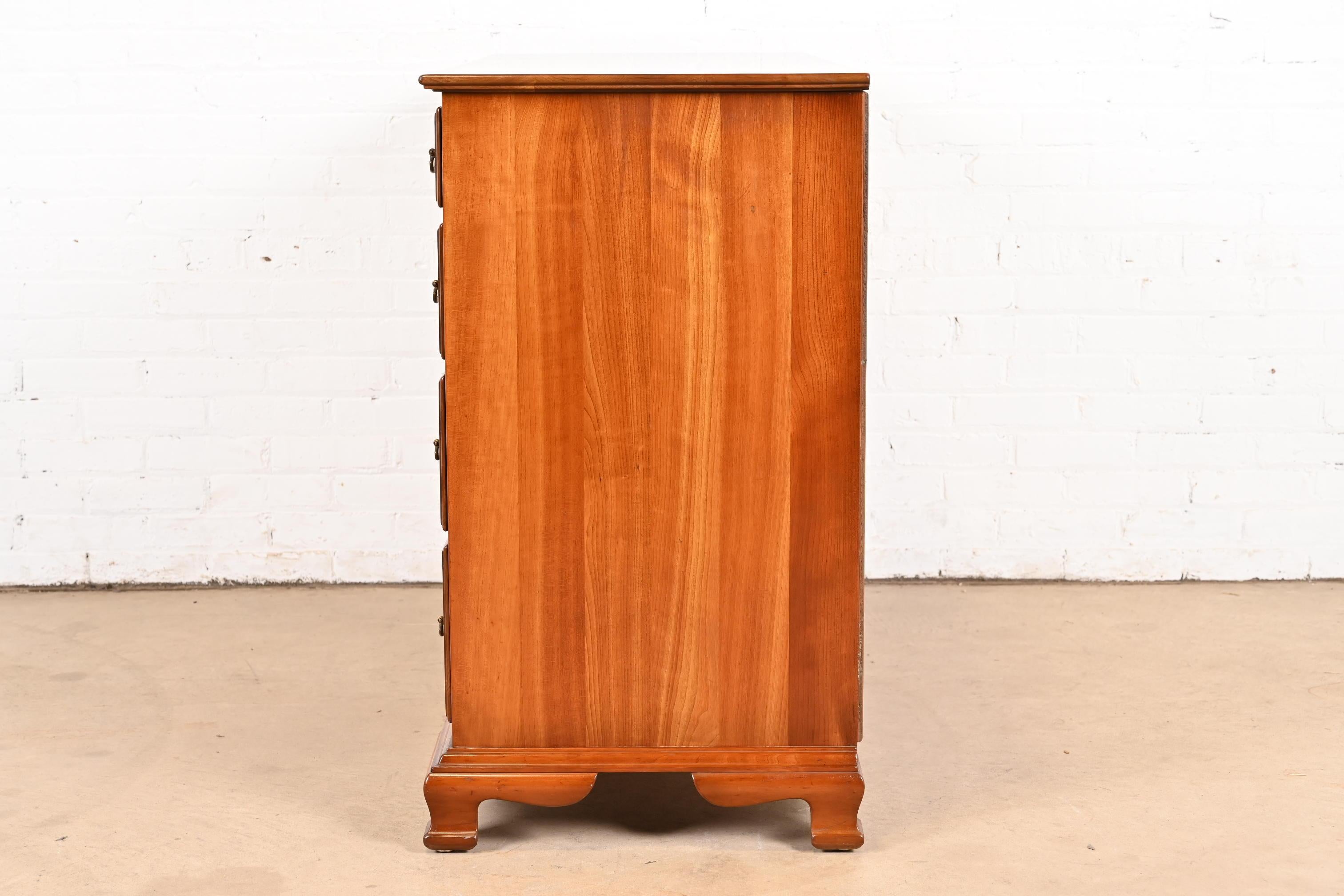 L. & J. G. Stickley Georgian Solid Cherry Wood Eight-Drawer Double Dresser For Sale 5