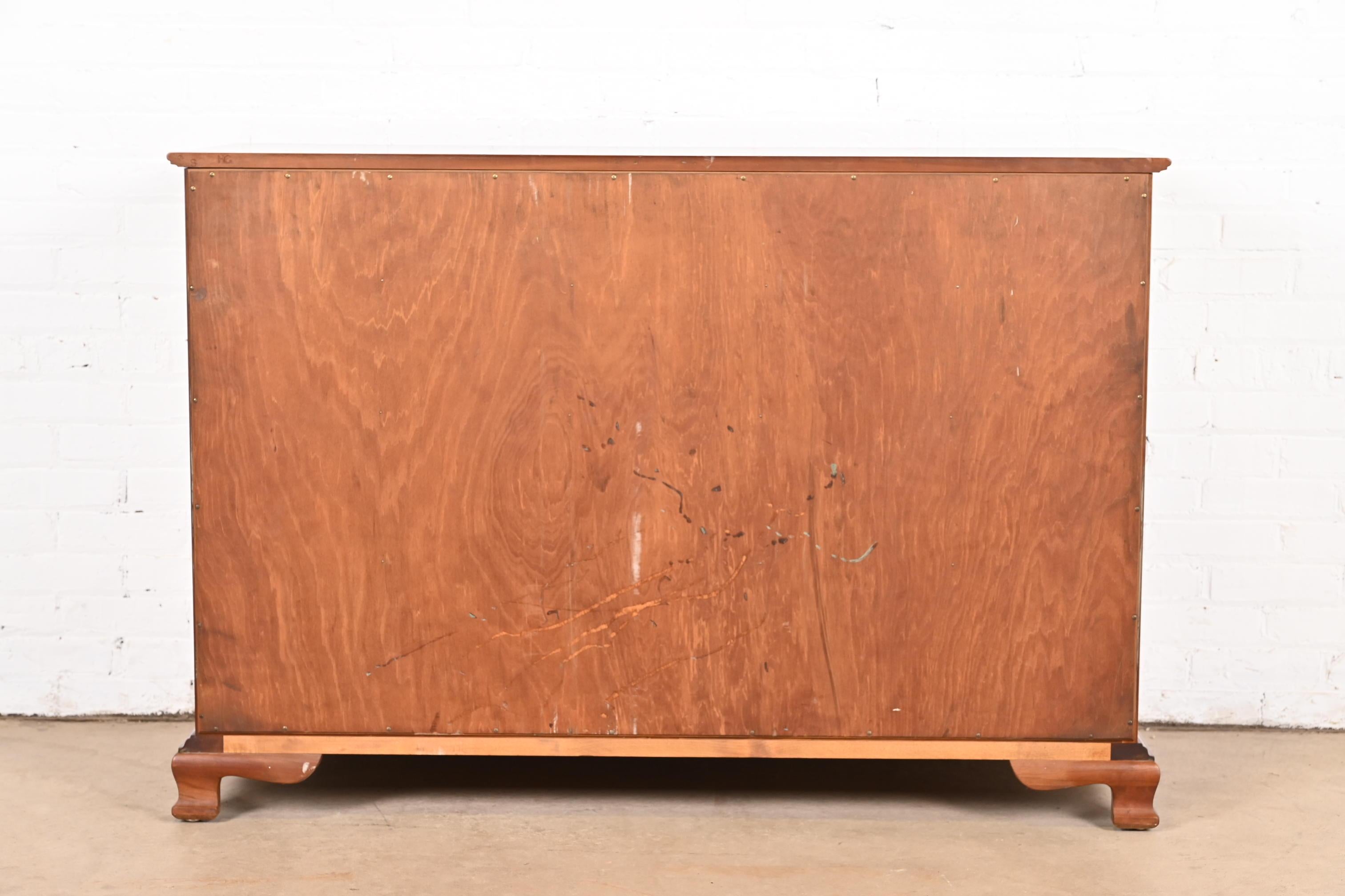 L. & J. G. Stickley Georgian Solid Cherry Wood Eight-Drawer Double Dresser For Sale 6