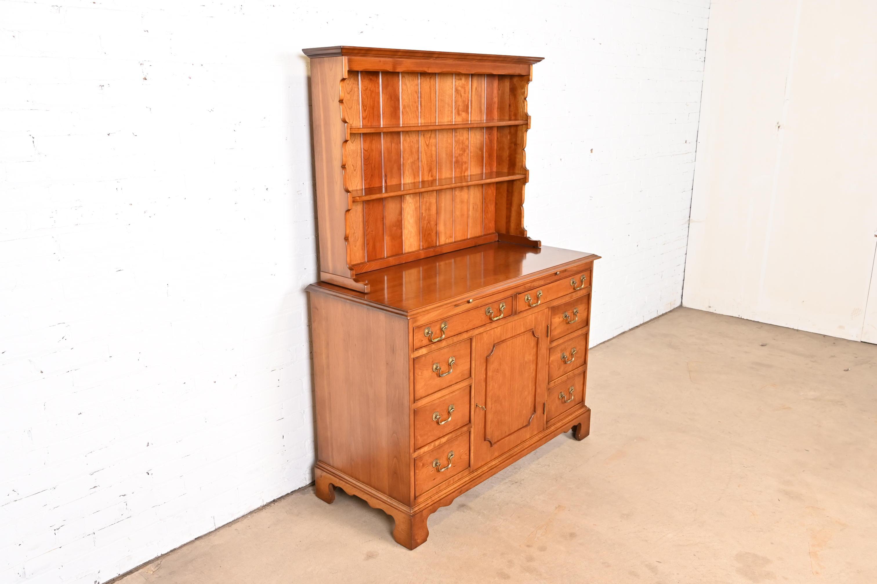 L. & J. G. Stickley Georgian Solid Cherry Wood Sideboard Buffet With Hutch Top In Good Condition In South Bend, IN