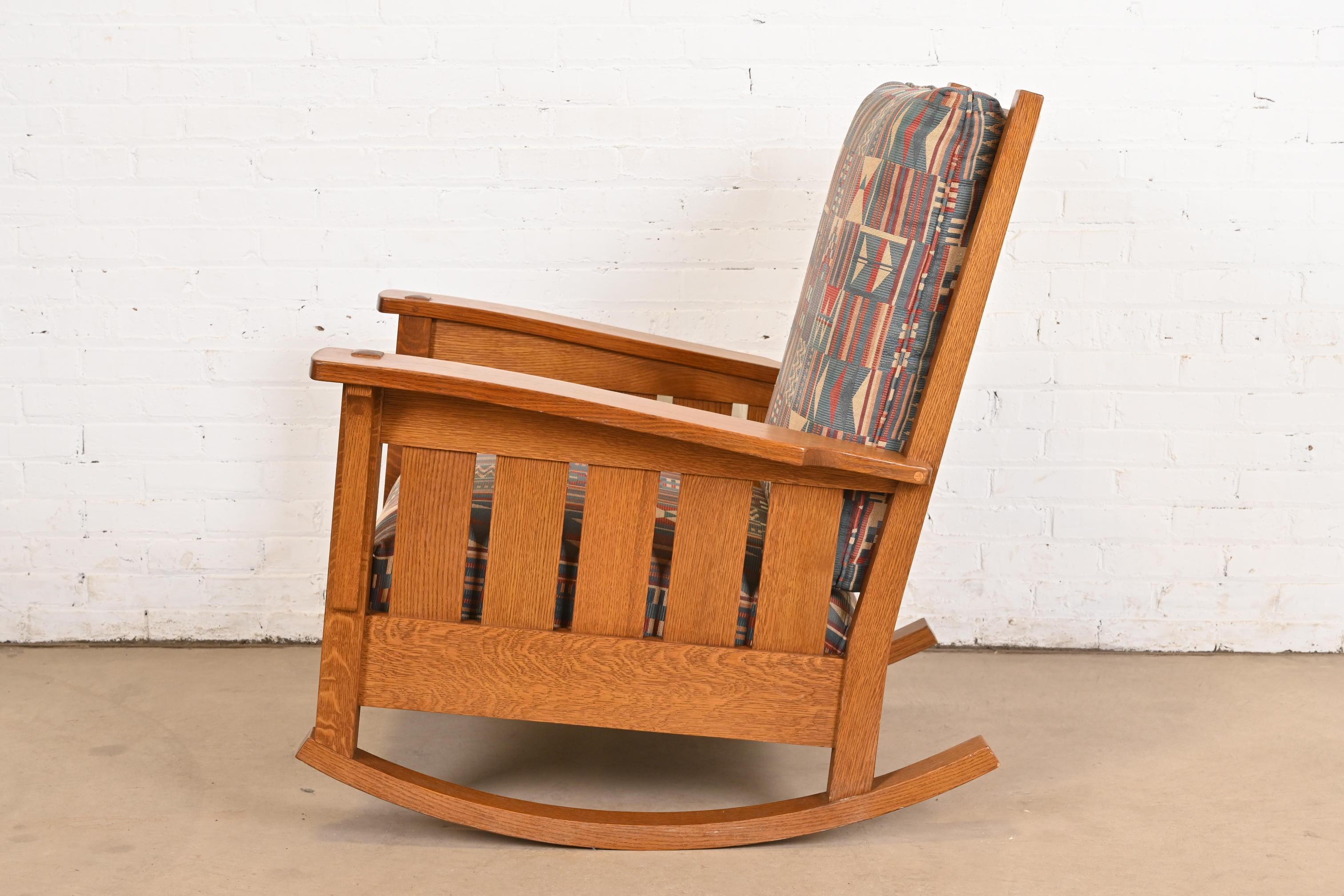 L. & J. G. Stickley Mission Oak Arts & Crafts Schaukelstuhl im Angebot 3