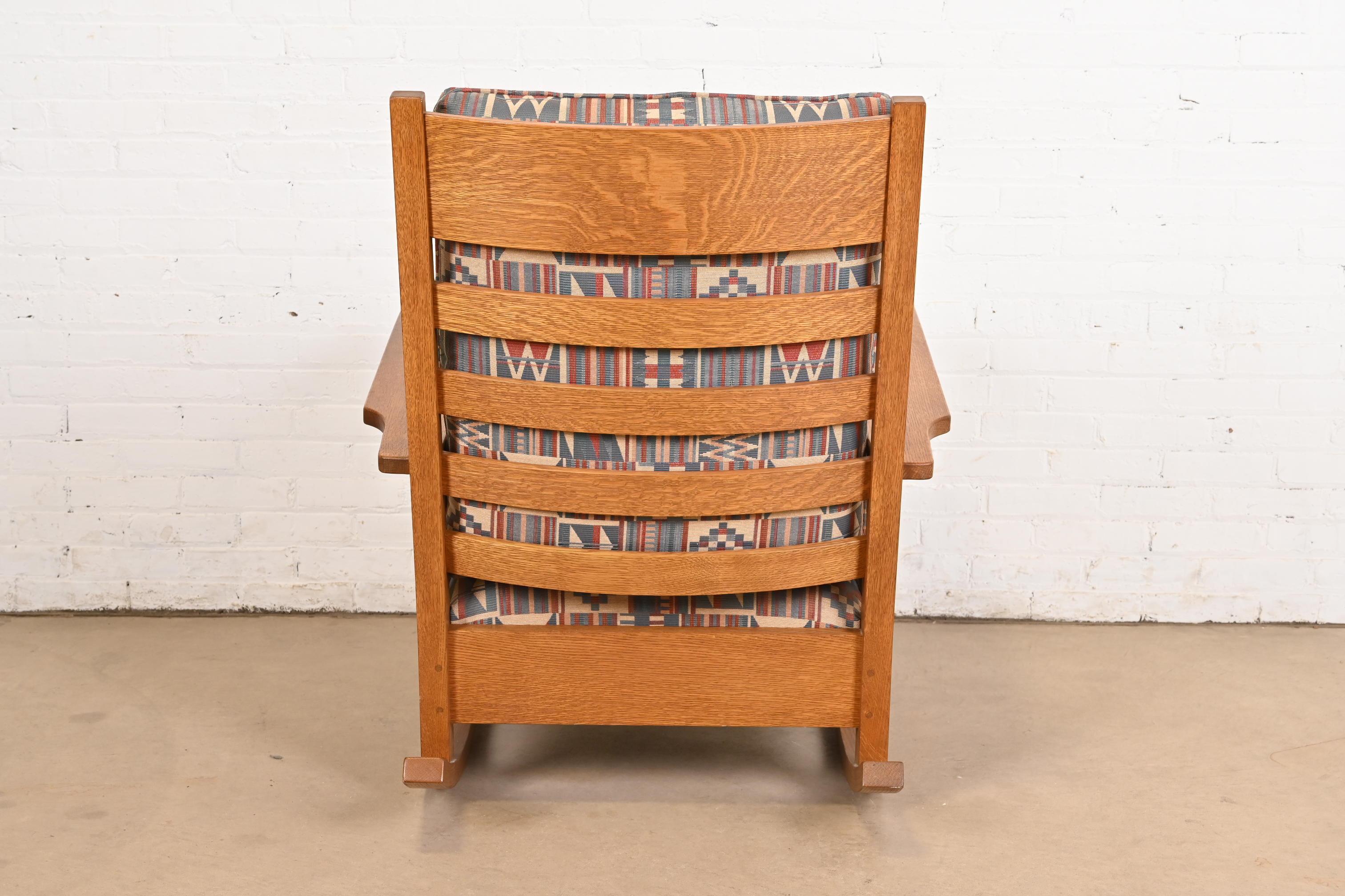 L. & J. G. Stickley Mission Oak Arts & Crafts Schaukelstuhl im Angebot 4