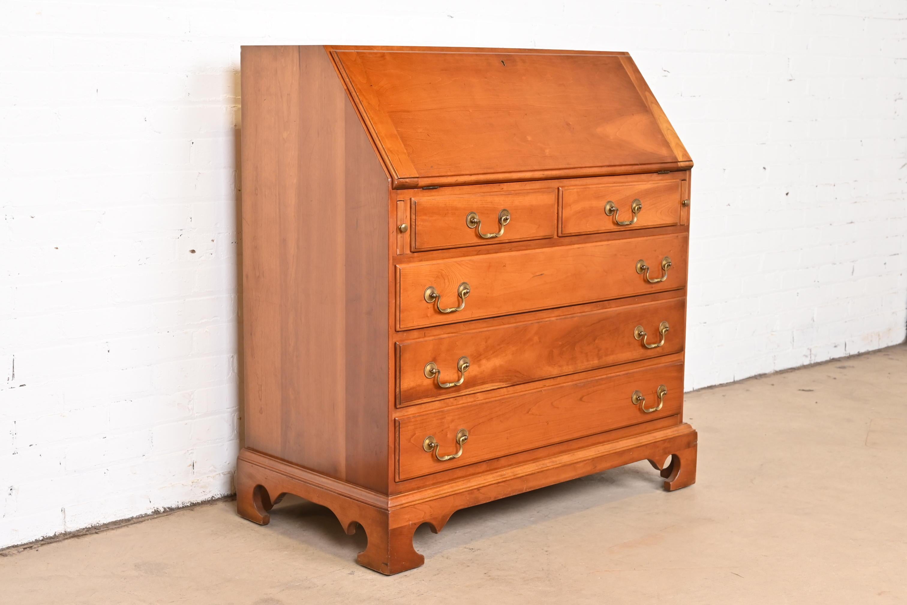 L. & J.G. Stickley American Chippendale Cherry Wood Slant Front Secretary Desk In Good Condition For Sale In South Bend, IN