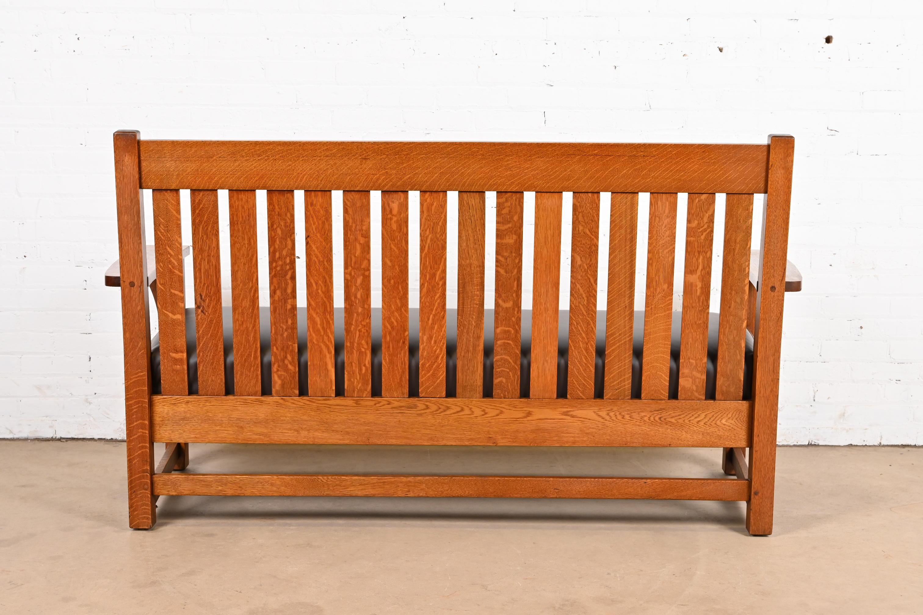 L. & J.G. Stickley Antikes Missions-Sessel aus Eichenholz im Arts and Crafts-Stil, offener Arm, um 1900 im Angebot 4