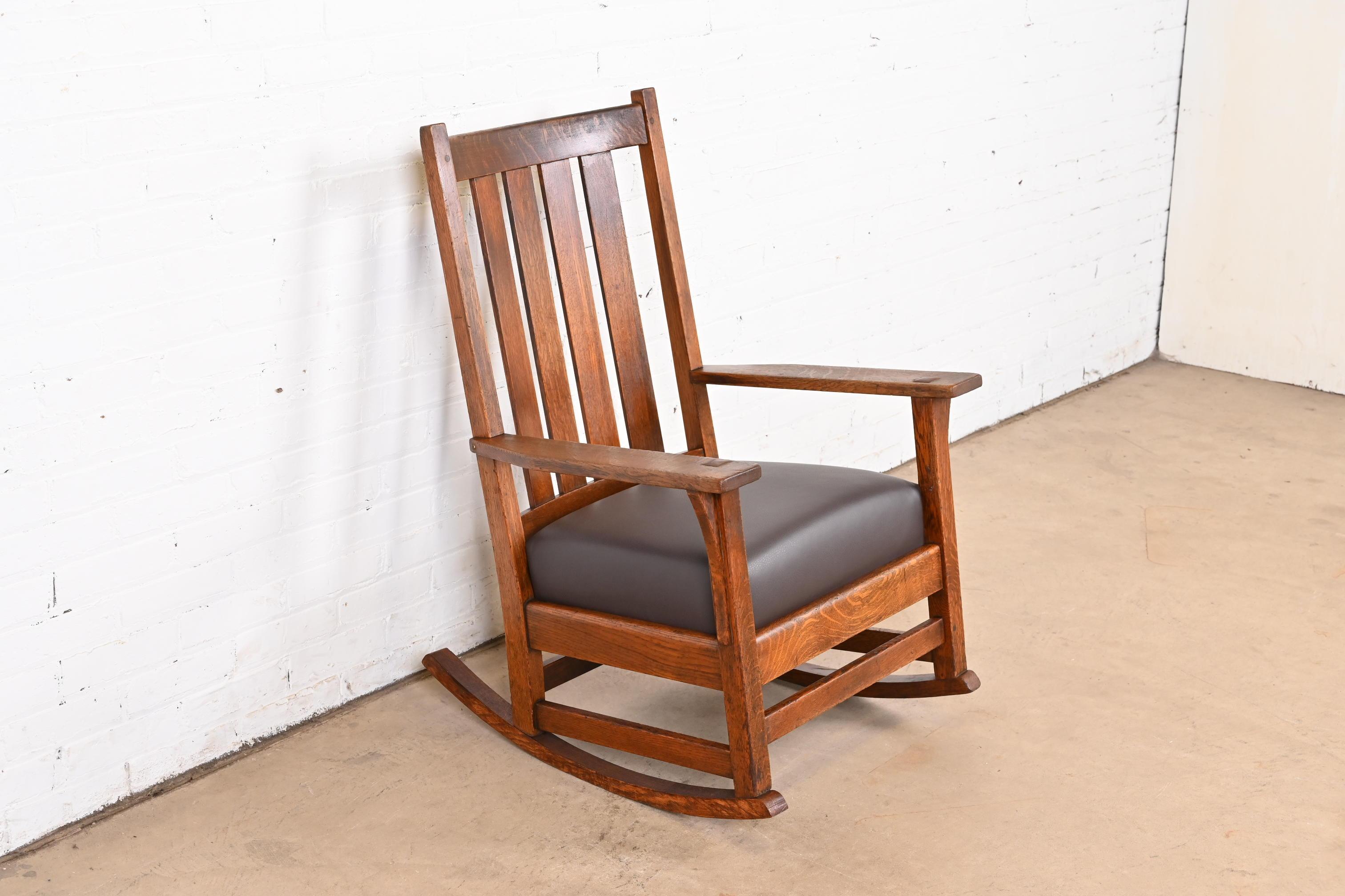 L. & J.G. Stickley Antique Mission Oak Arts & Crafts Rocking Chair, Circa 1900 In Good Condition In South Bend, IN