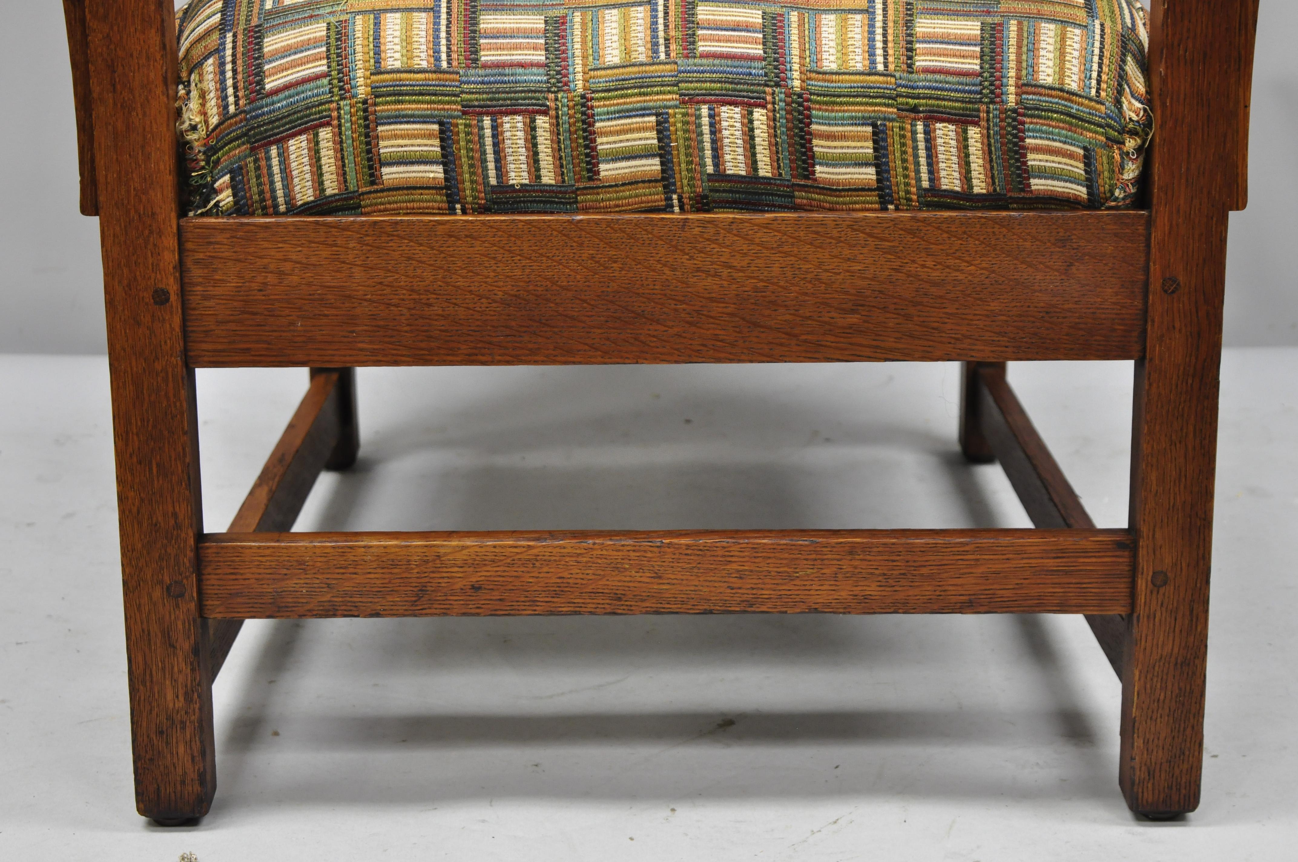 L & JG Stickley Mission Oak Arts & Crafts Armchair Spring Seat Cushion In Good Condition For Sale In Philadelphia, PA