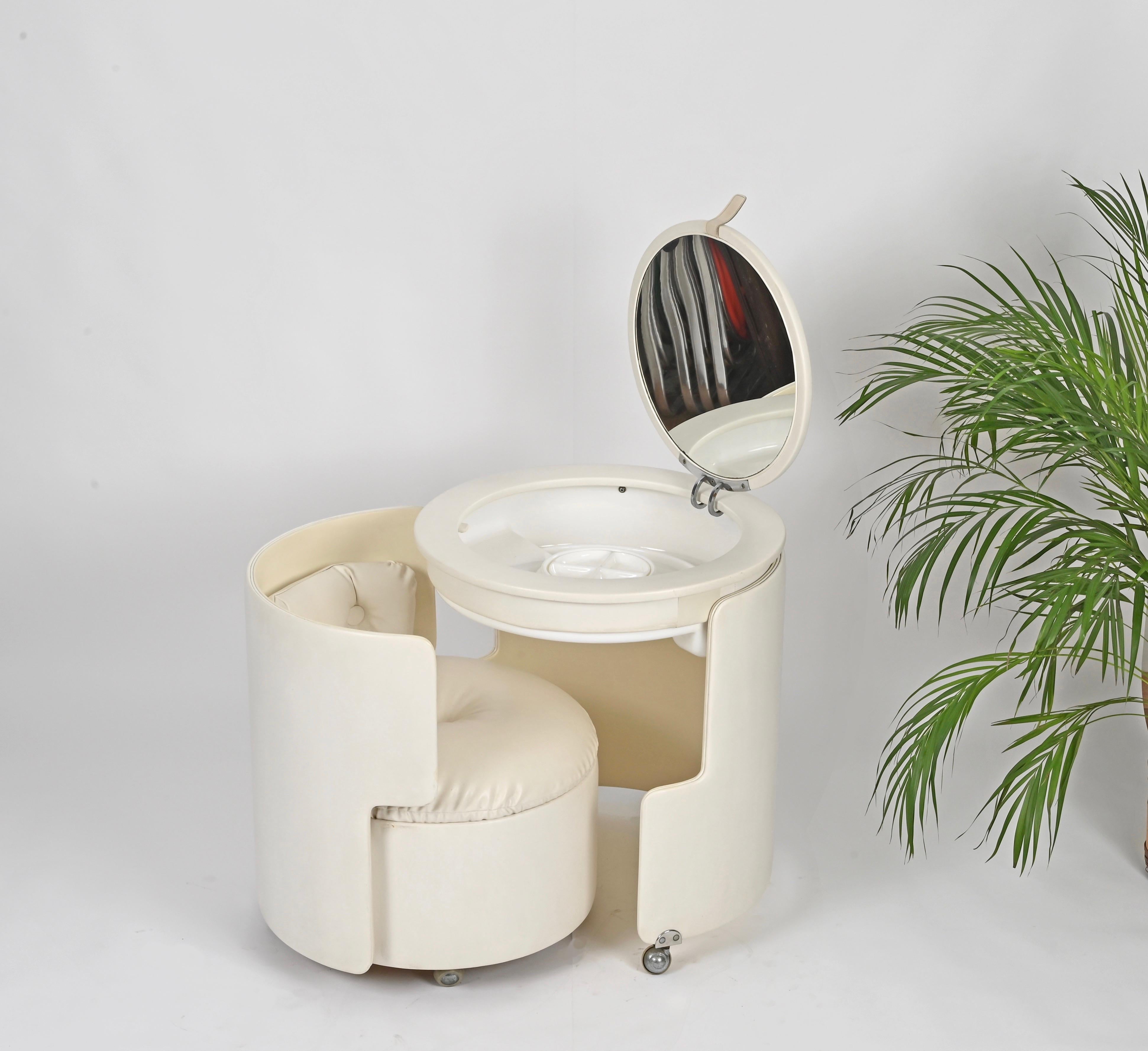 Mid-Century moderno L. Massoni Dilly Dally White Leather Vanity Table by Poltrona Frau, Italy 1960s in vendita