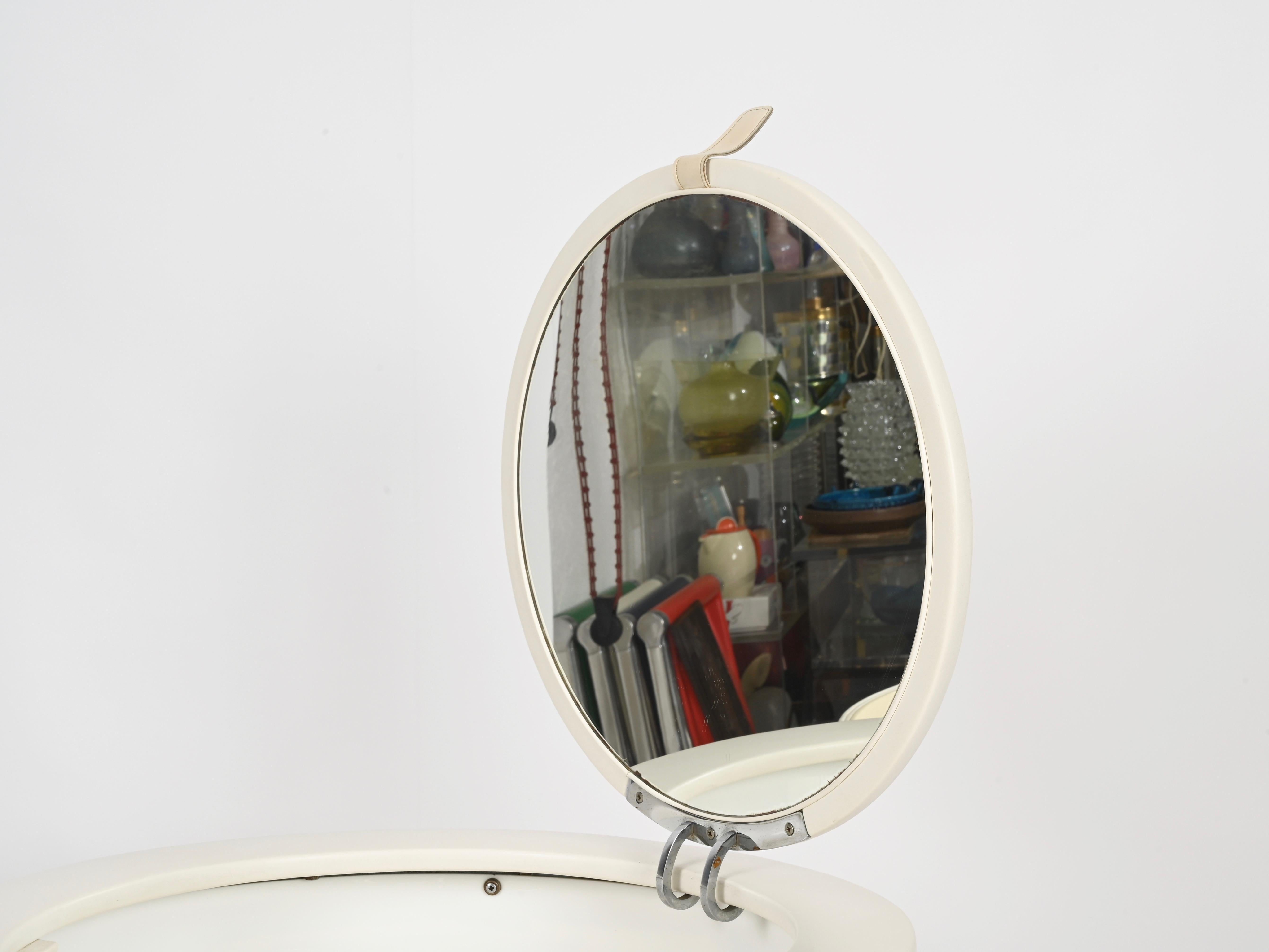 Italiano L. Massoni Dilly Dally White Leather Vanity Table by Poltrona Frau, Italy 1960s in vendita