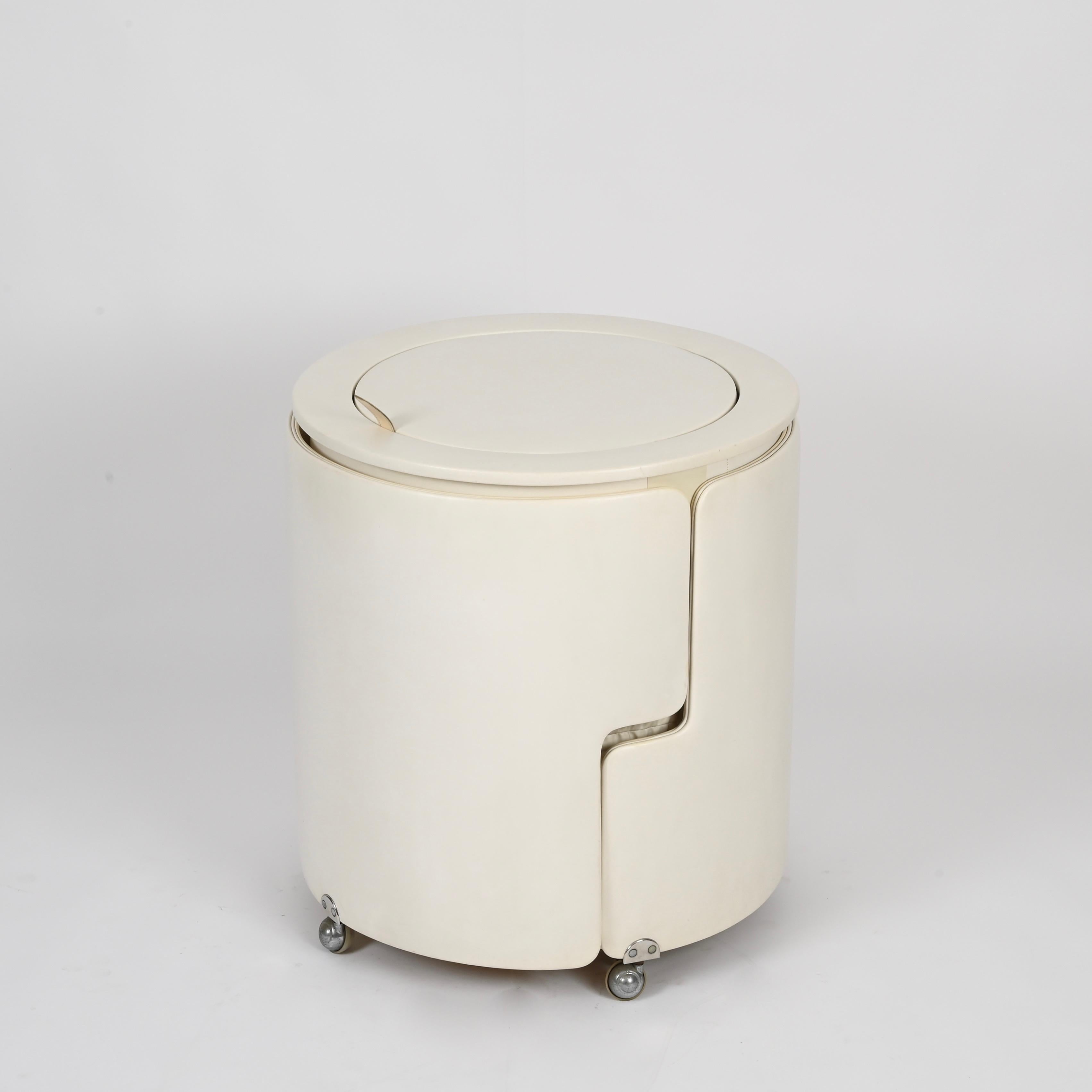L. Massoni Dilly Dally White Leather Vanity Table by Poltrona Frau, Italy 1960s In condizioni buone in vendita a Roma, IT