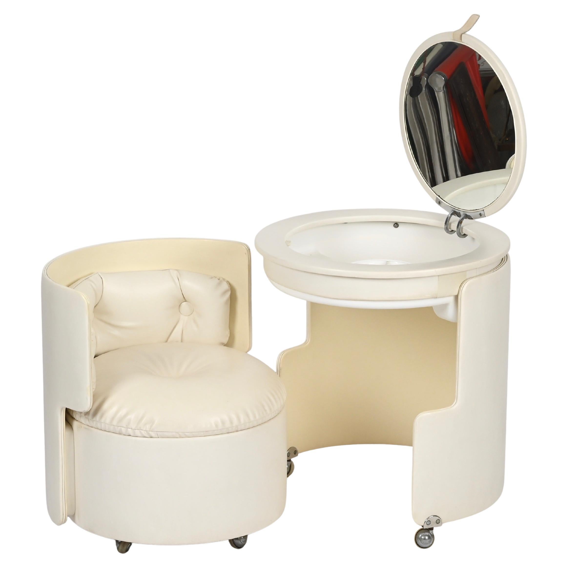 L. Massoni Dilly Dally White Leather Vanity Table by Poltrona Frau, Italy 1960s in vendita