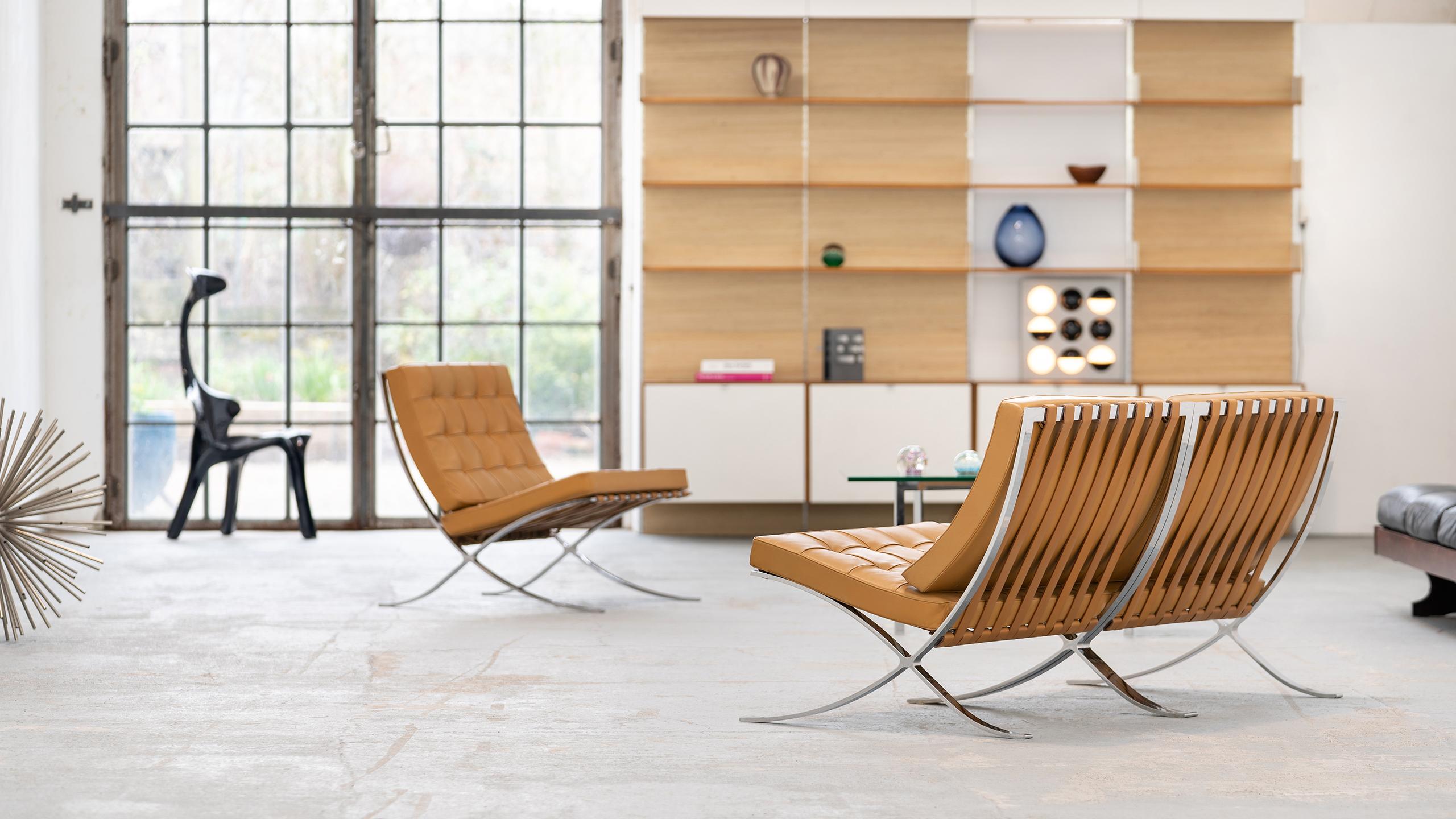 L. Mies van der Rohe, 3 Barcelona Chair, 1962 Edition by Knoll International 4