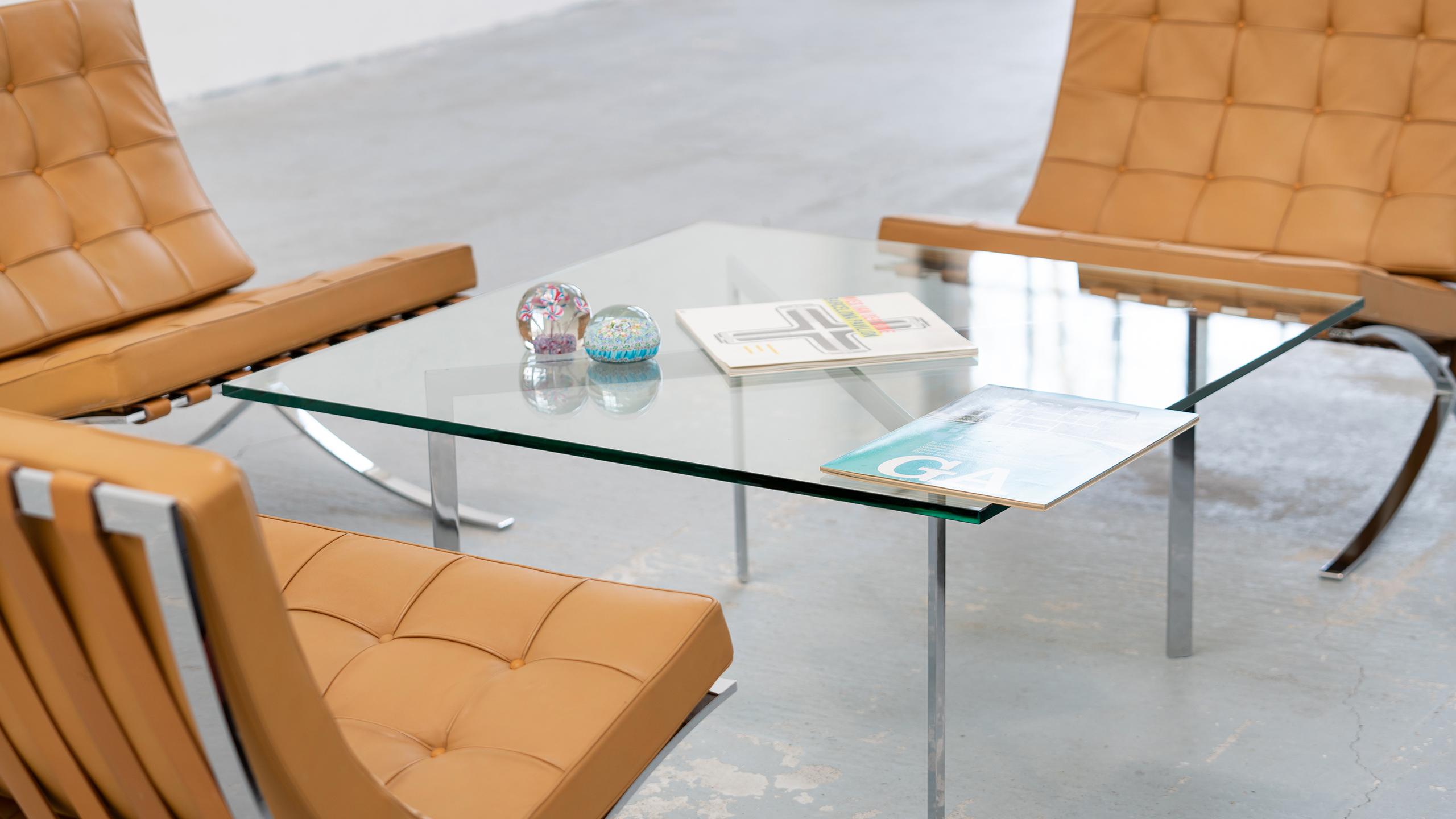 L. Mies van der Rohe, 3 Barcelona Chair, 1962 Edition by Knoll International 12