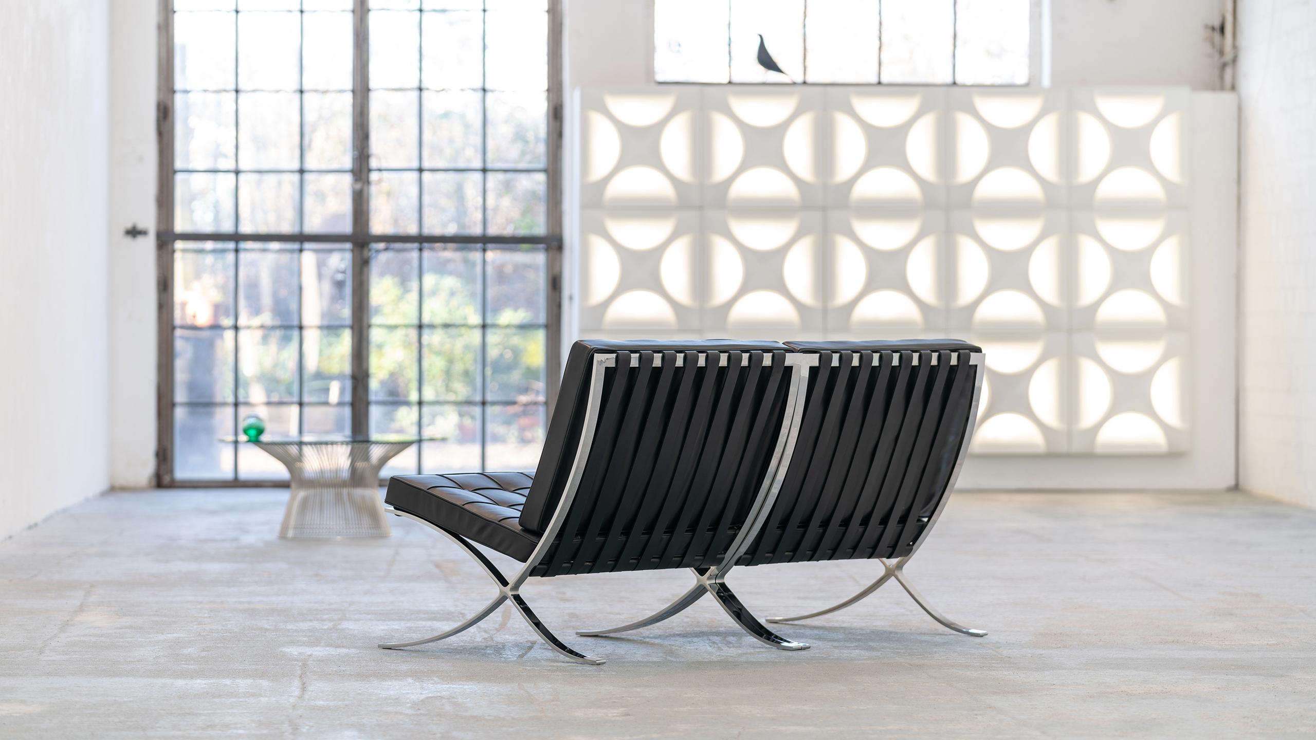 L. Mies van der Rohe, Barcelona Chair, 1962 Edition by Knoll International 7