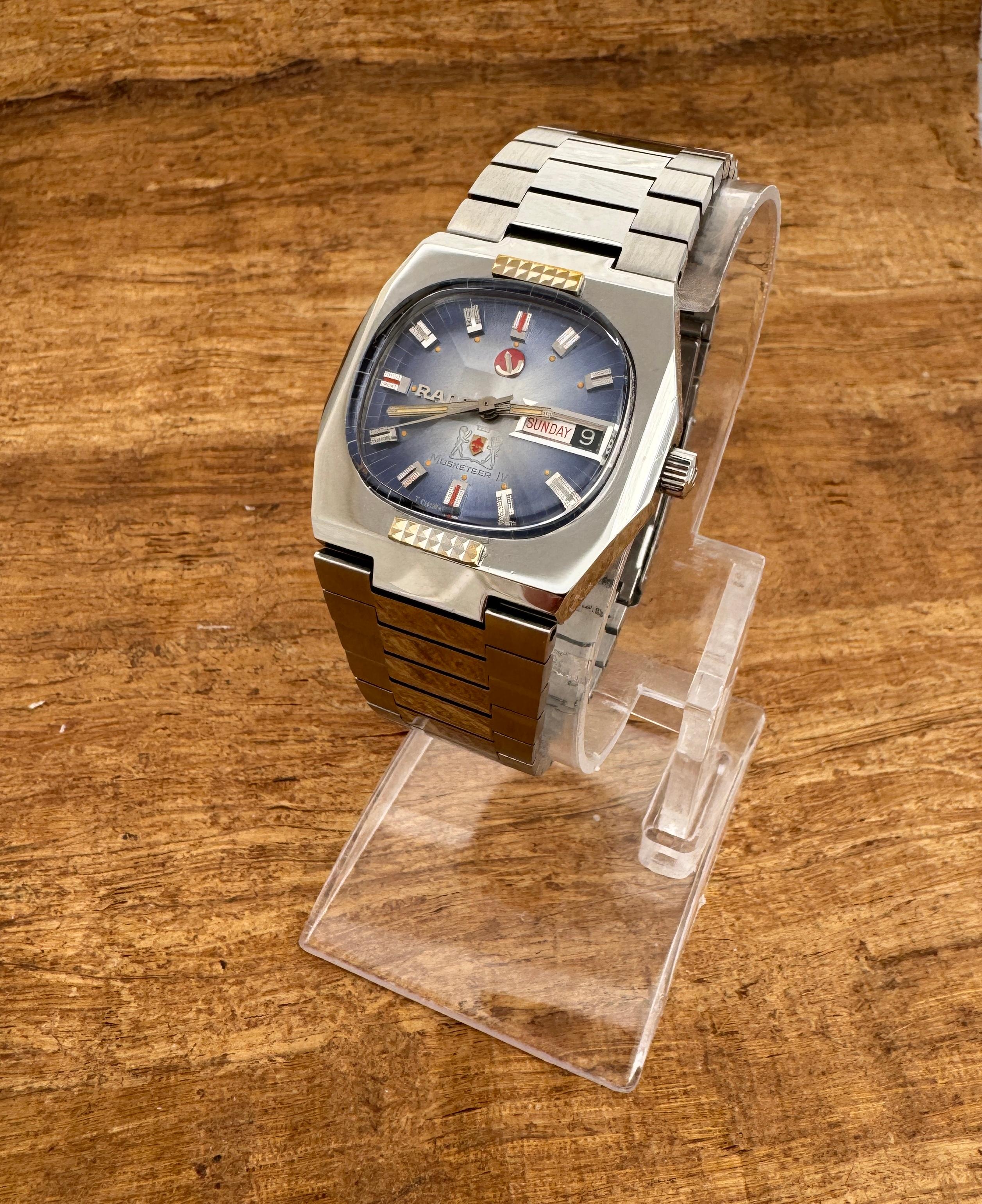    Description
Brand: Rado

Model: Musketeer IV

Reference Number: 636.3581.4S

Country Of Manufacture: Switzerland

Movement: Automatic

Case Material: Stainless steel

Measurements : Case width: 35 mm. (without crown)

Band Type : Stainless