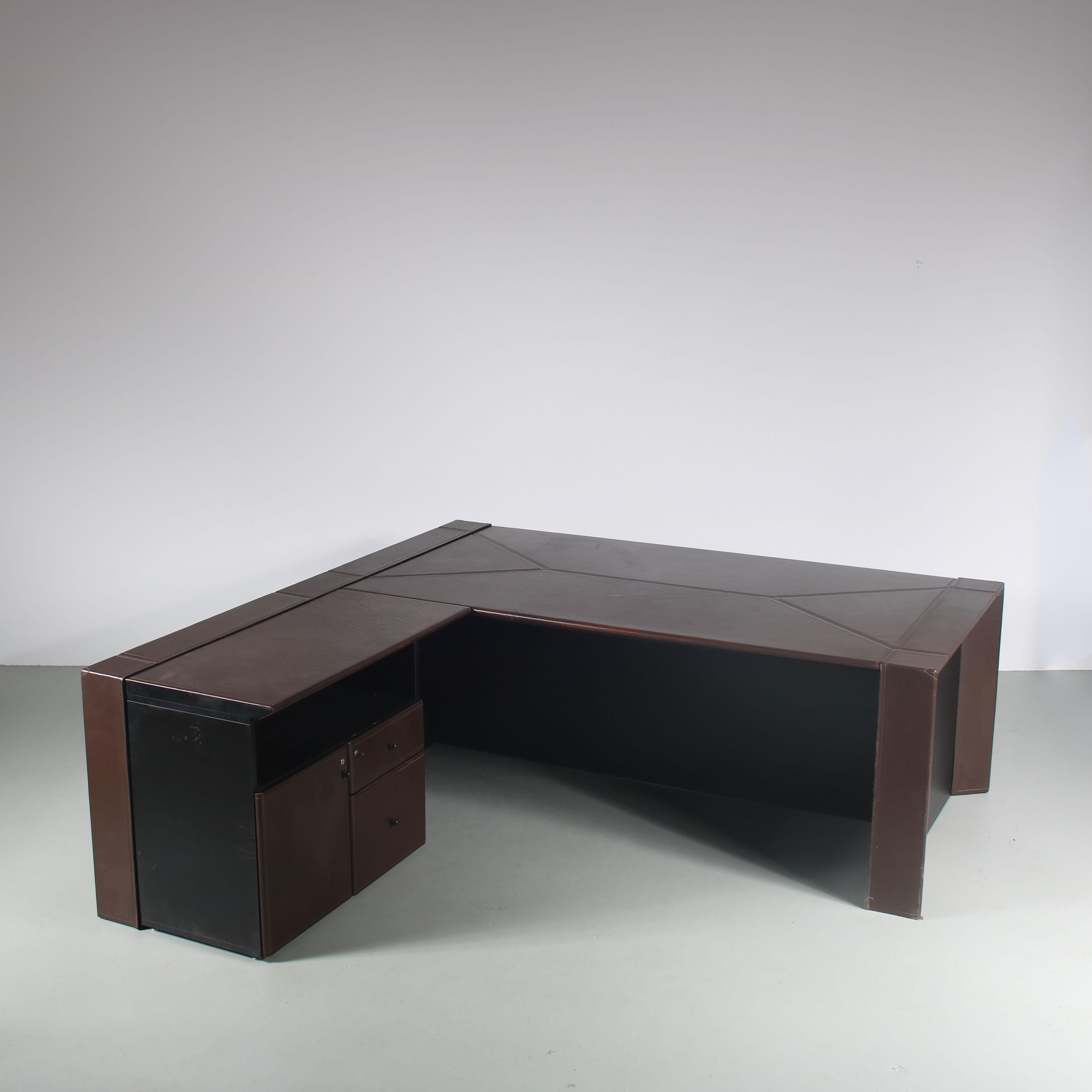 Italian L-Shaped Desk by Guido Faleschini for Mariani, 1970