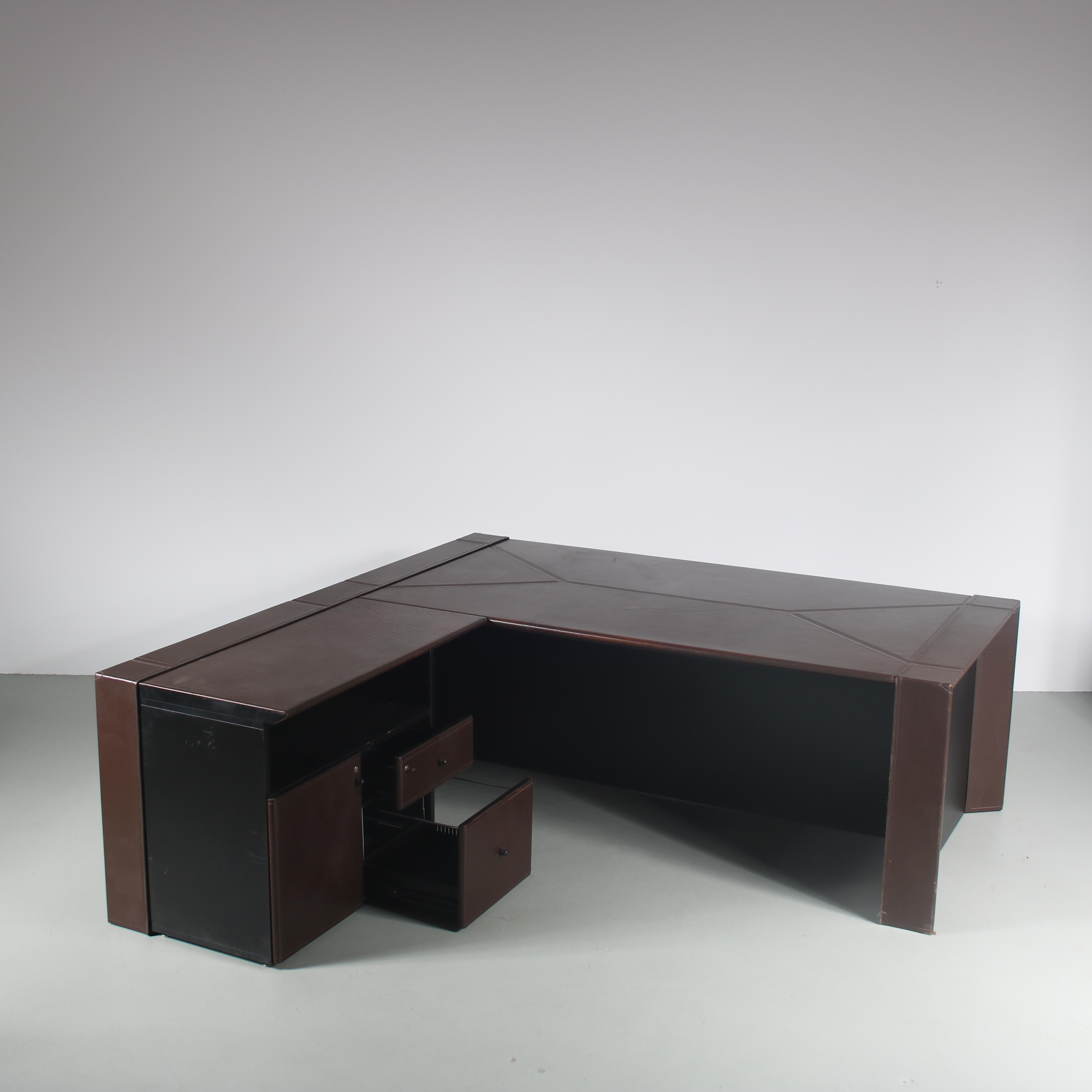 L-Shaped Desk by Guido Faleschini for Mariani, 1970 For Sale 1