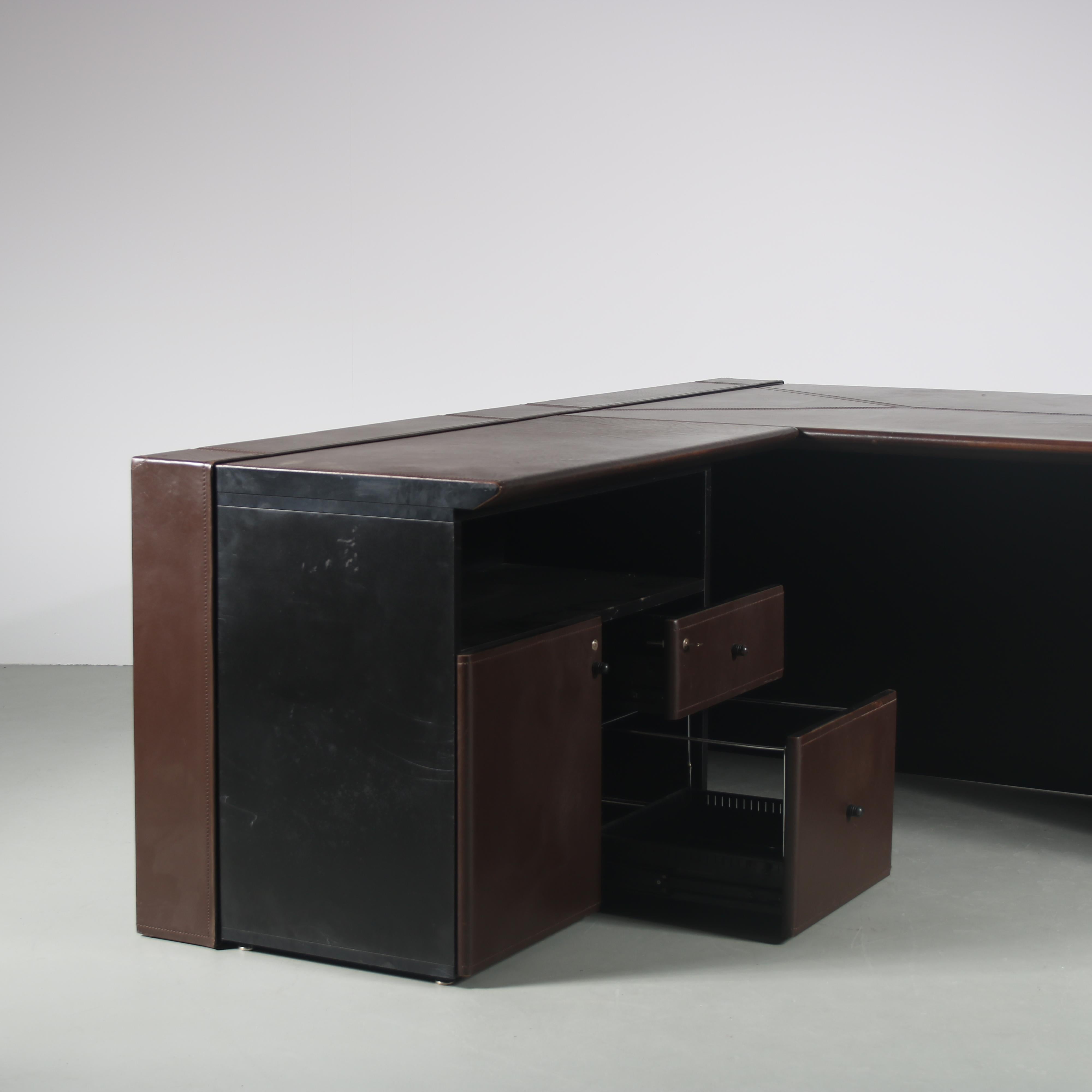 L-Shaped Desk by Guido Faleschini for Mariani, 1970 For Sale 2