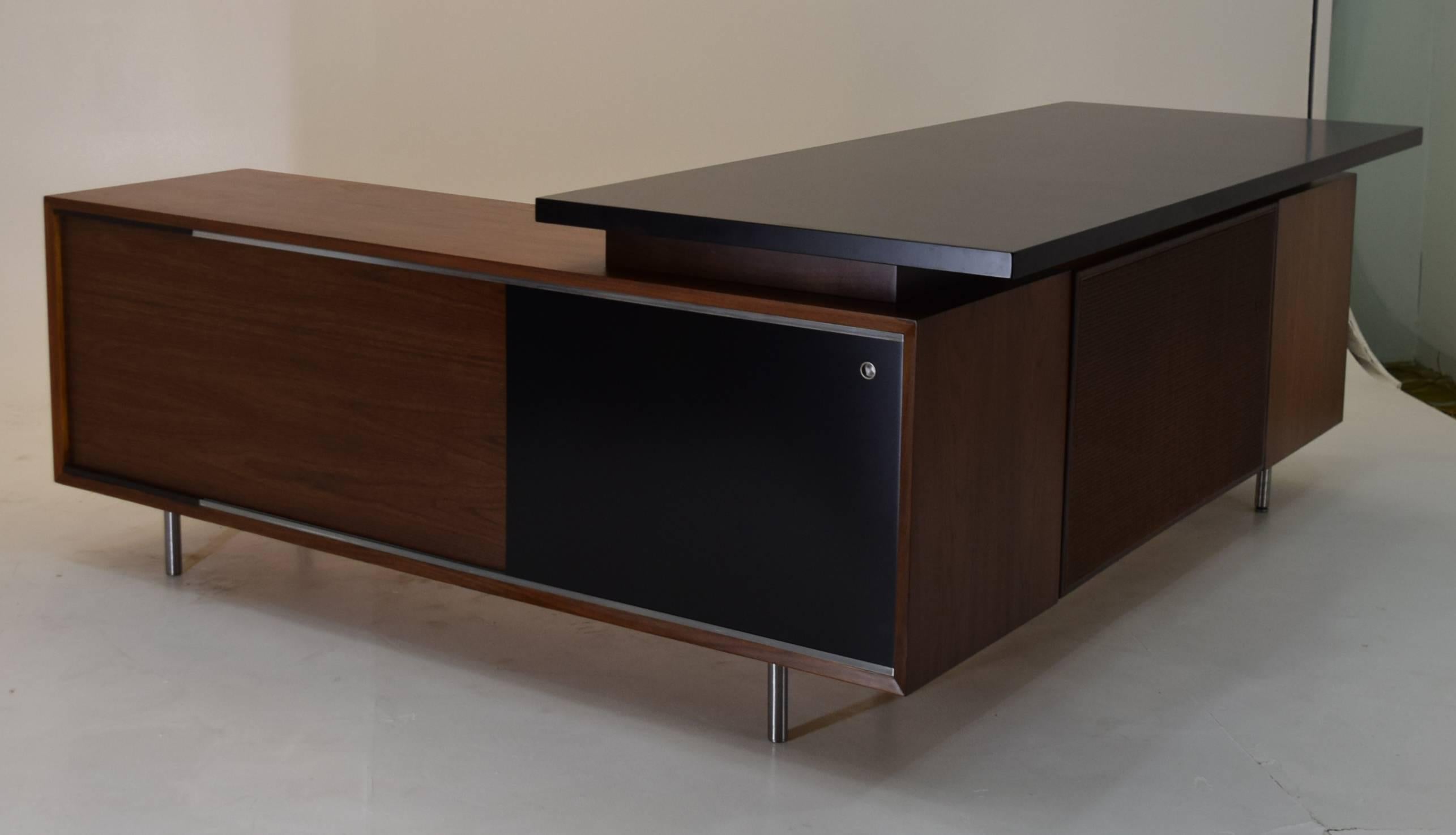 L-Shaped Executive Desk and Return by George Nelson for Herman Miller 1