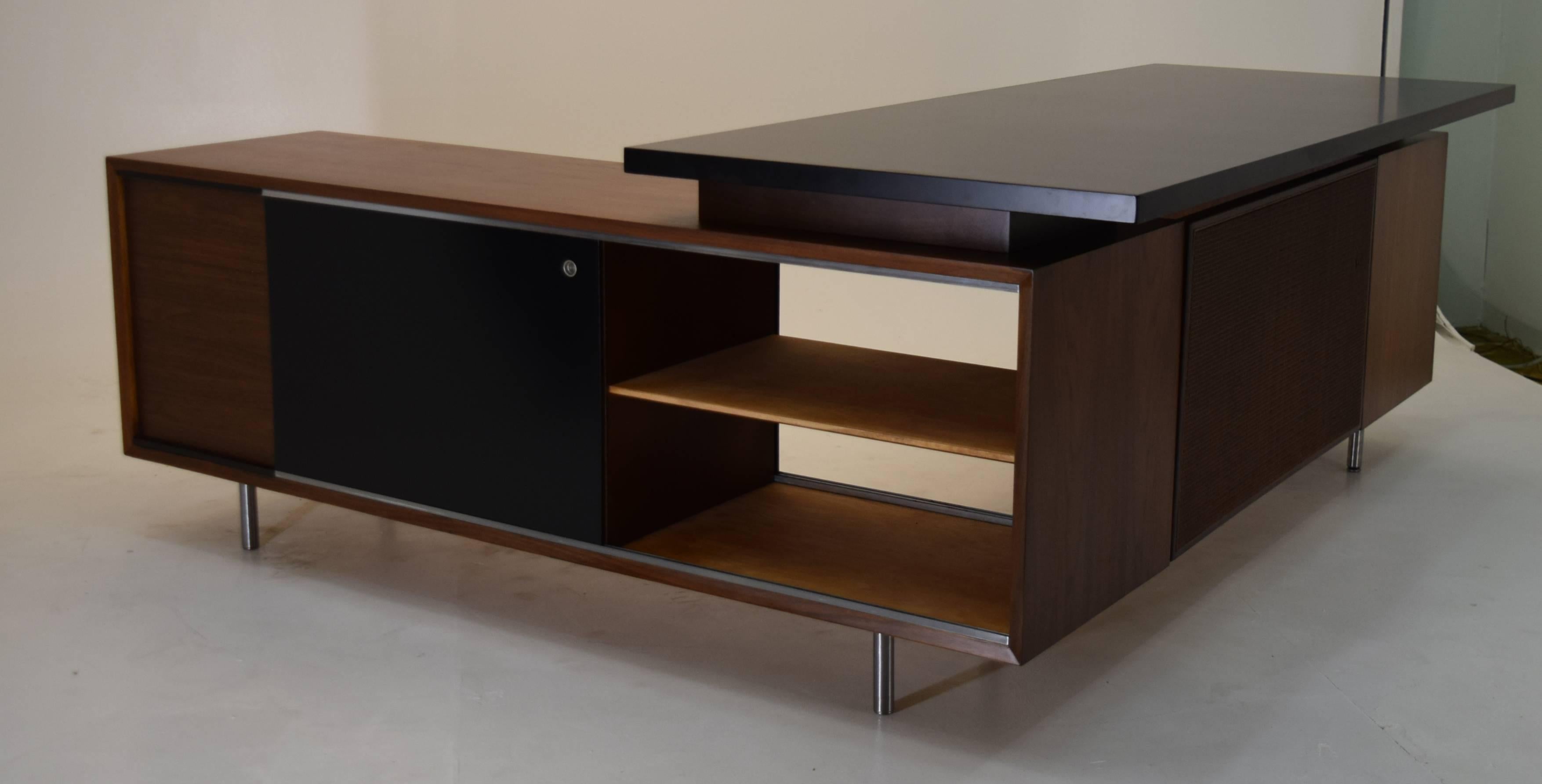 L-Shaped Executive Desk and Return by George Nelson for Herman Miller 2