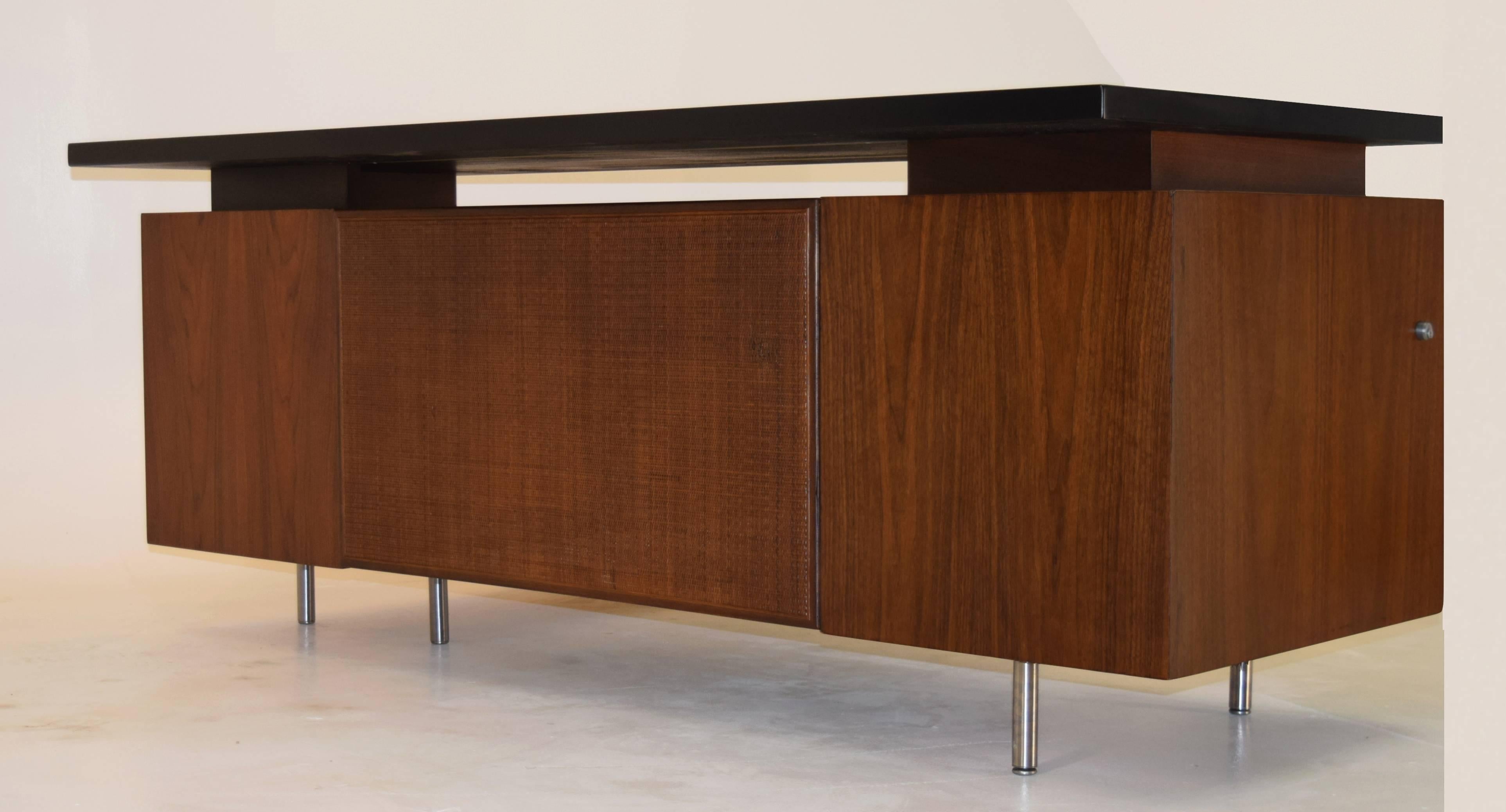 L-Shaped Executive Desk and Return by George Nelson for Herman Miller 3