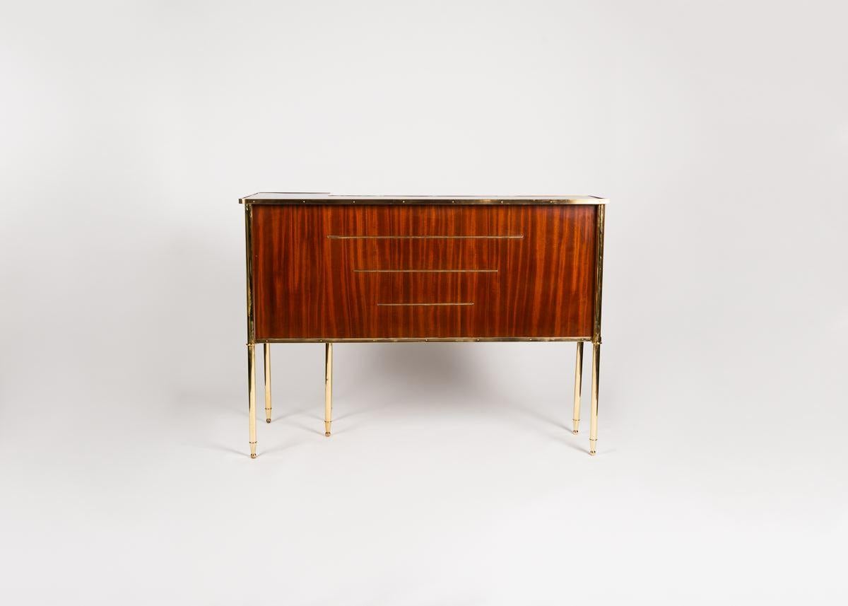 L-Shaped Freestanding Bar, Brass and Formica Top, Italy, Mid-20th century For Sale 3
