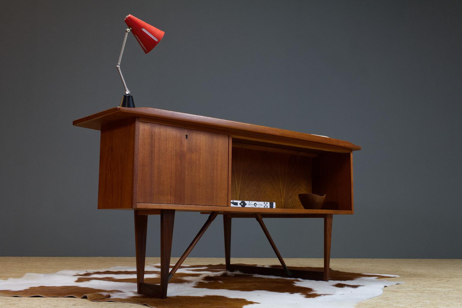 scandinavian l shaped desk