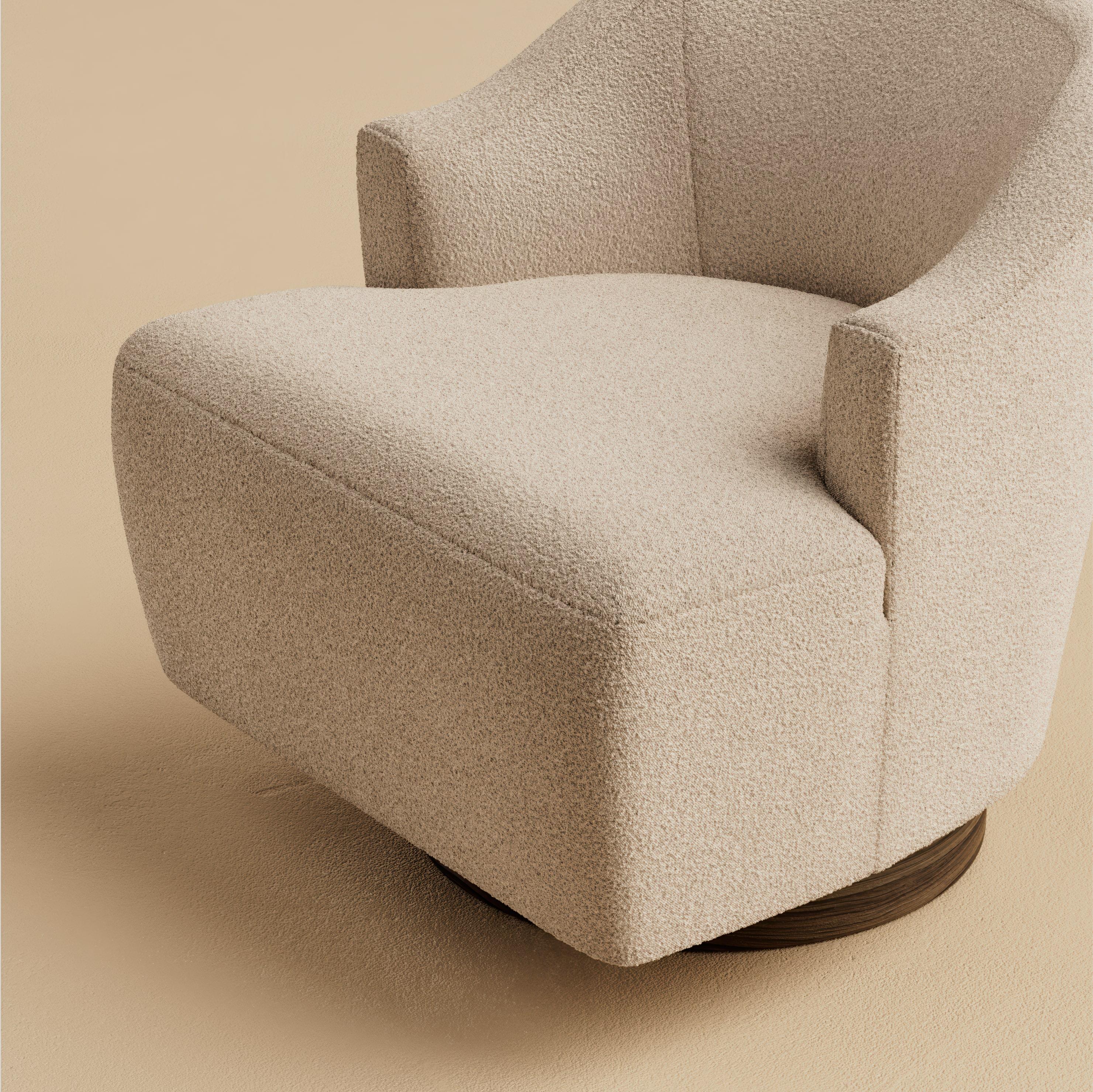 L.01 Swivel Lounge Chair / Natural Walnut by Lusano (Handgefertigt) im Angebot