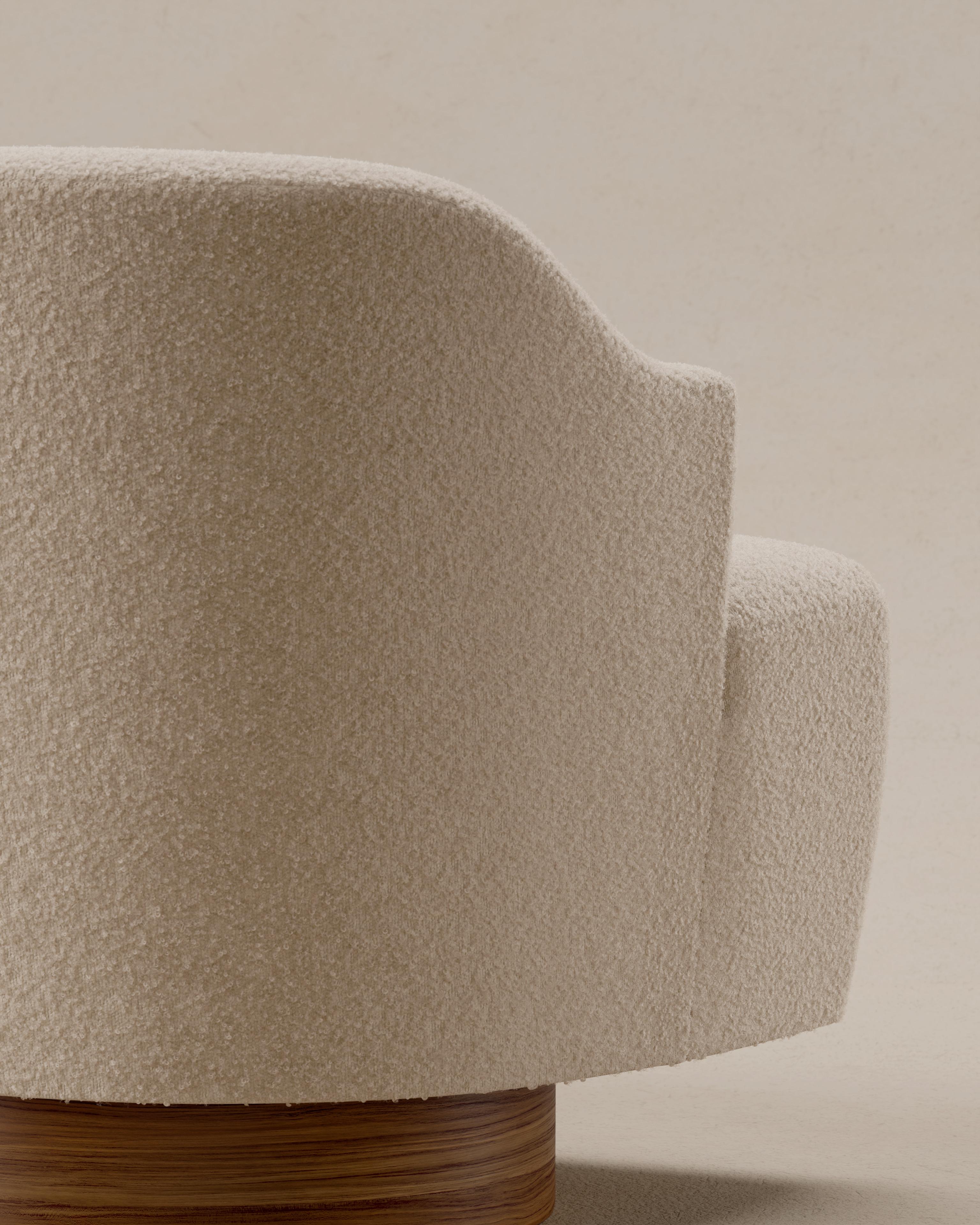 L.01 Swivel Lounge Chair / Natural Walnut by Lusano im Zustand „Neu“ im Angebot in West Hollywood, CA