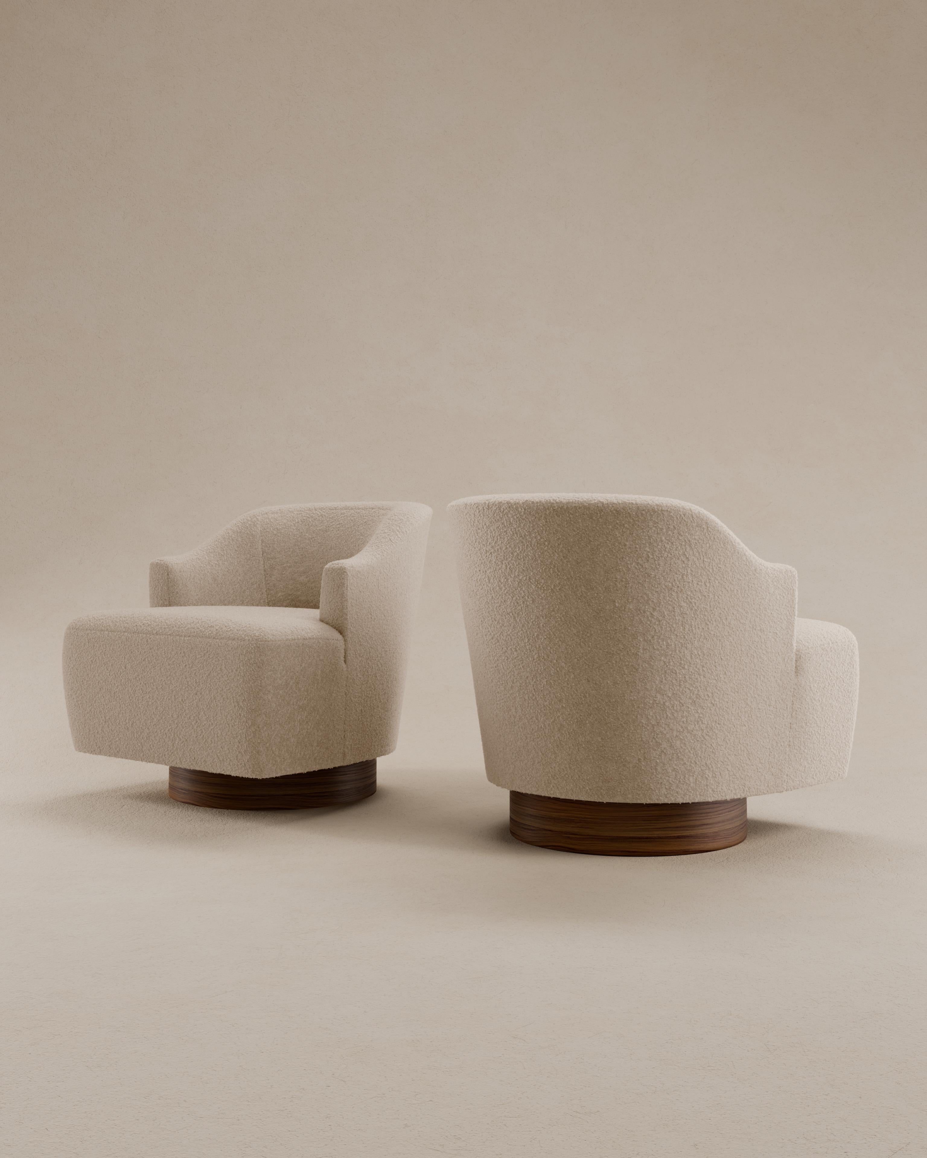 L.01 Swivel Lounge Chair / Natural Walnut by Lusano (Walnuss) im Angebot