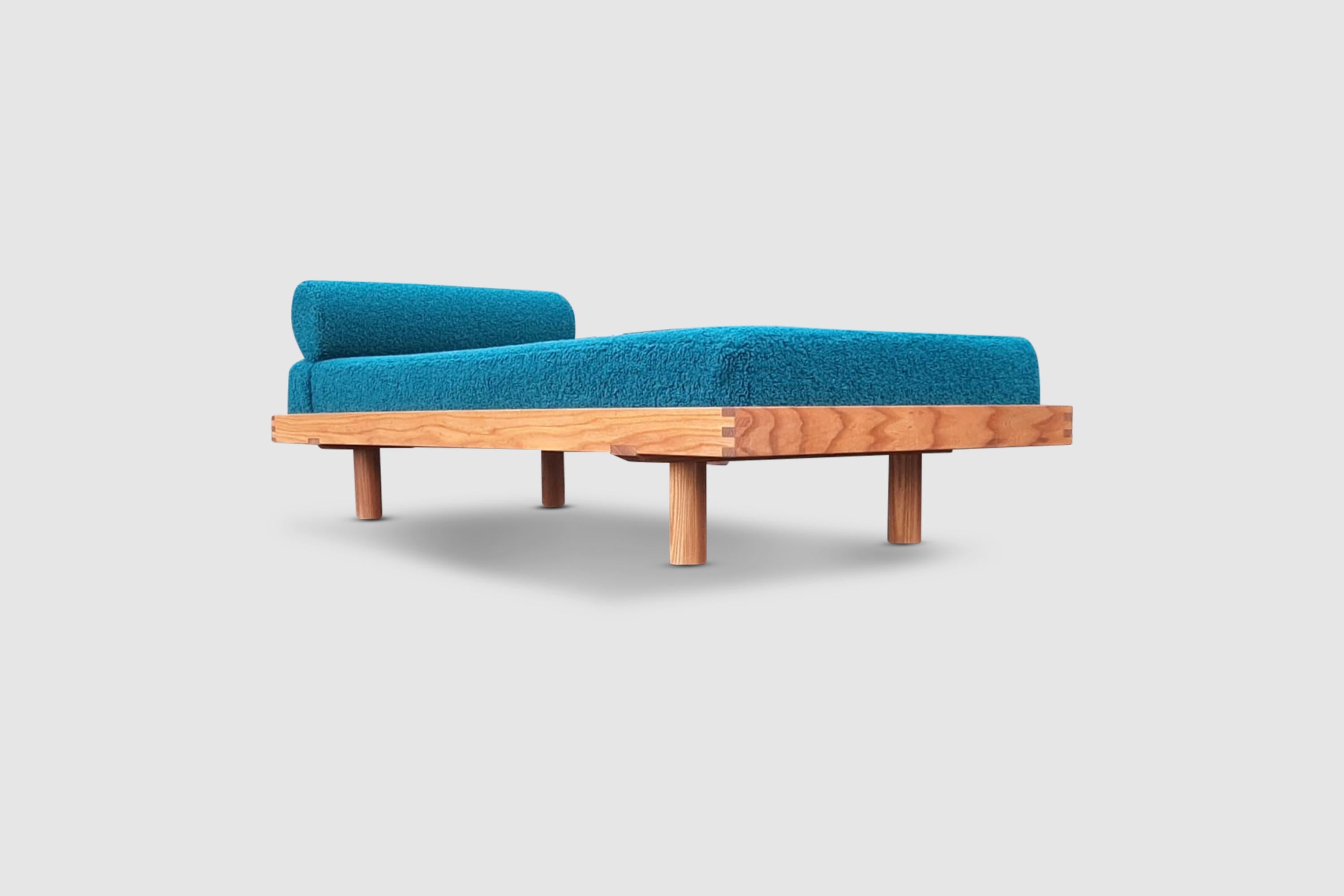 L01E Elm and Bouclé Daybed by Pierre Chapo for Chapo S.A 1