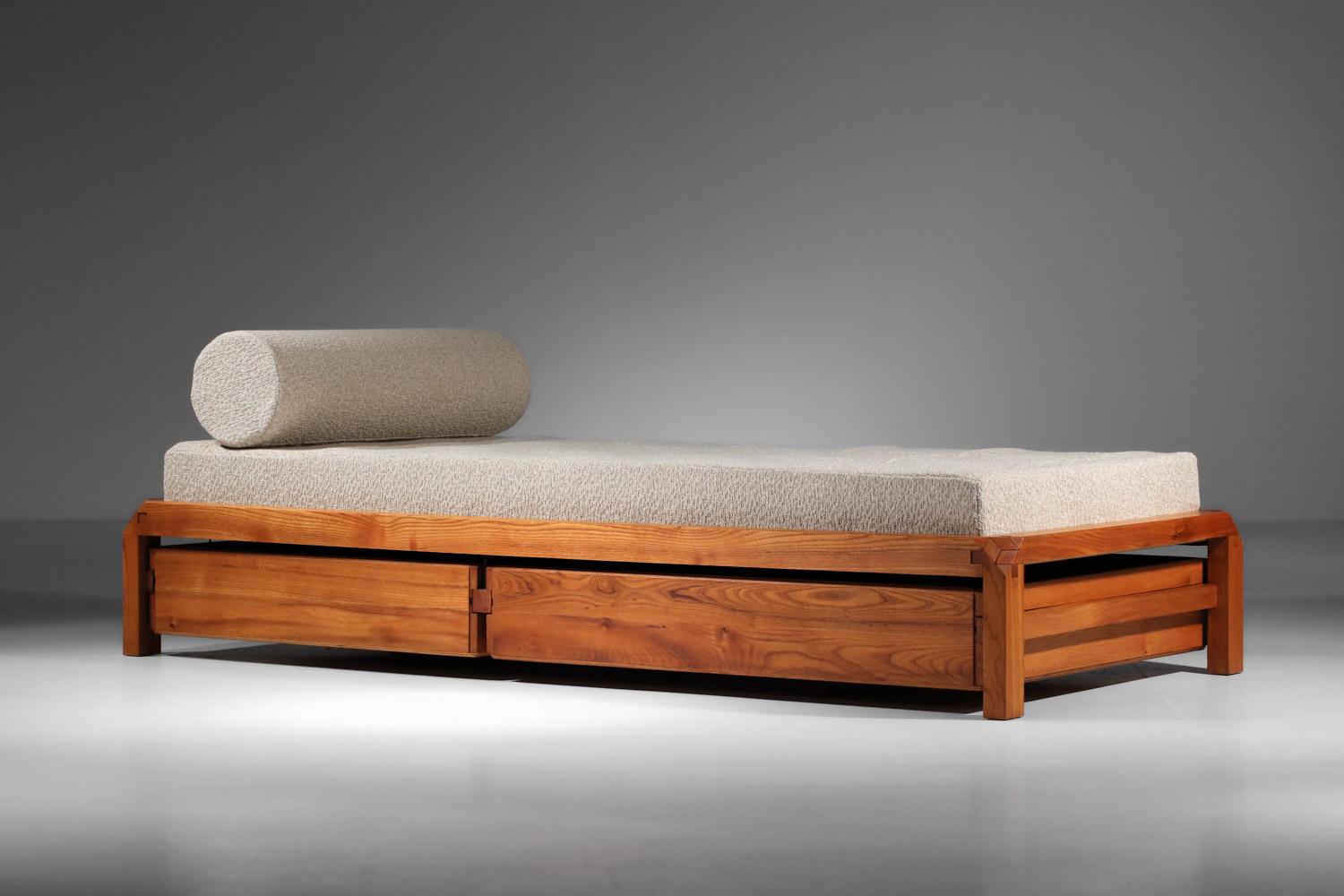 Mid-Century Modern Banc lit de jour L03 de Pierre Chapo en orme massif des années 60 en vente