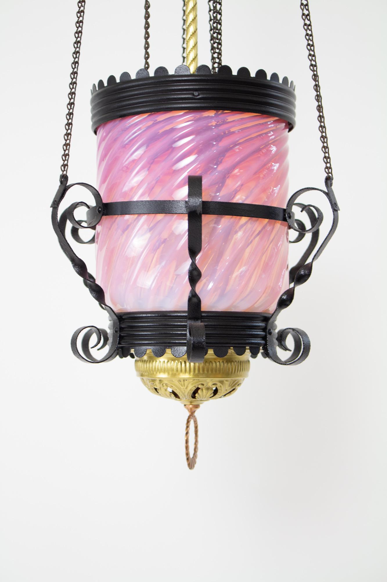 L122 Victorian Pink Swirled Glass Oil Lantern with Iron and Brass For Sale 6