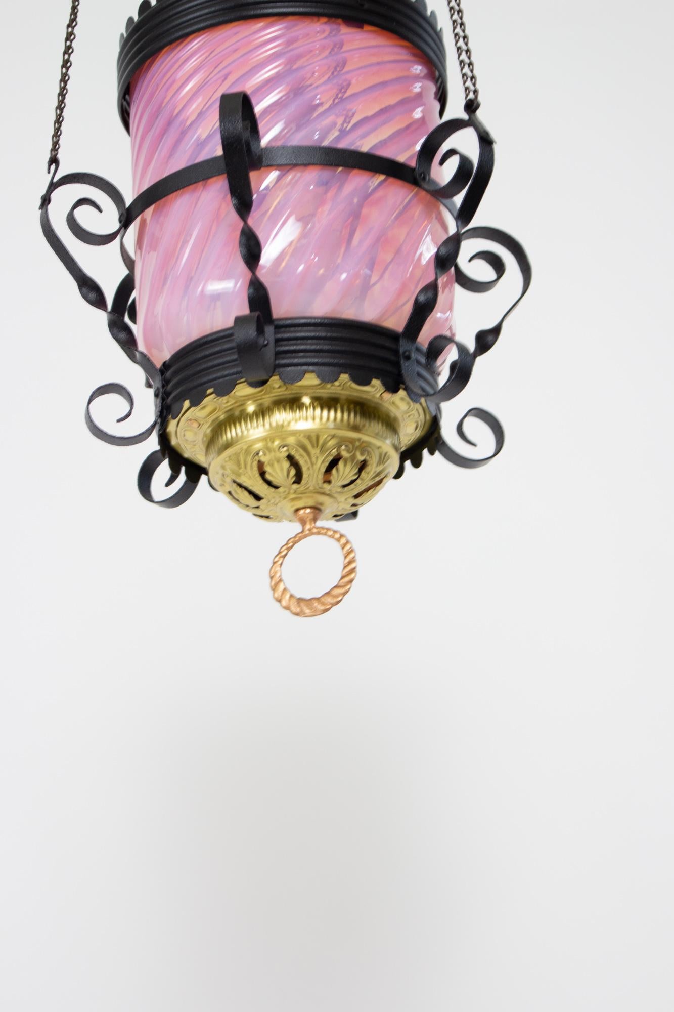 American L122 Victorian Pink Swirled Glass Oil Lantern with Iron and Brass For Sale