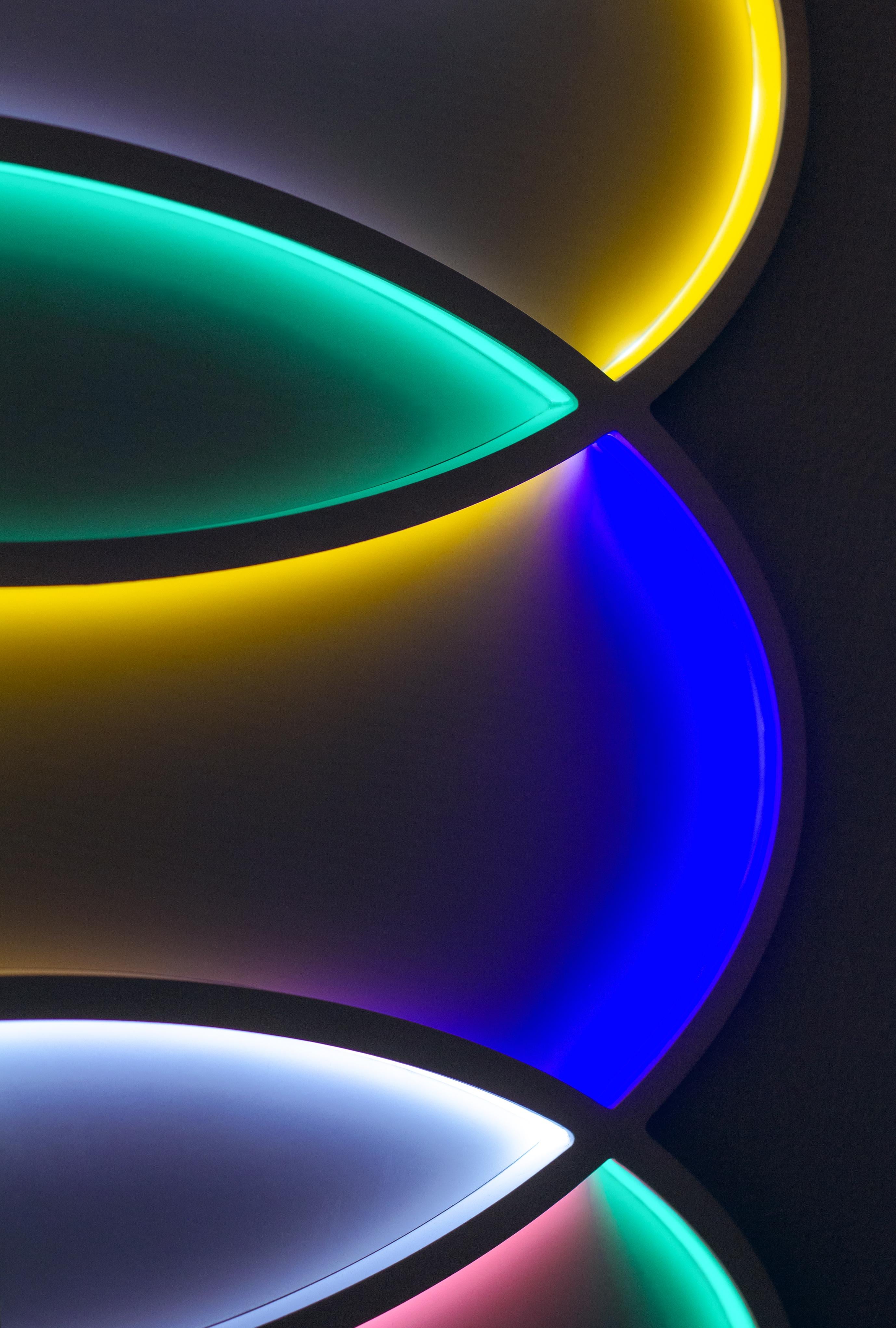L5 Lighting Sculpture by Paul Sende, Wood and Aluminum Frame Lacquered Finish In New Condition For Sale In New York, NY