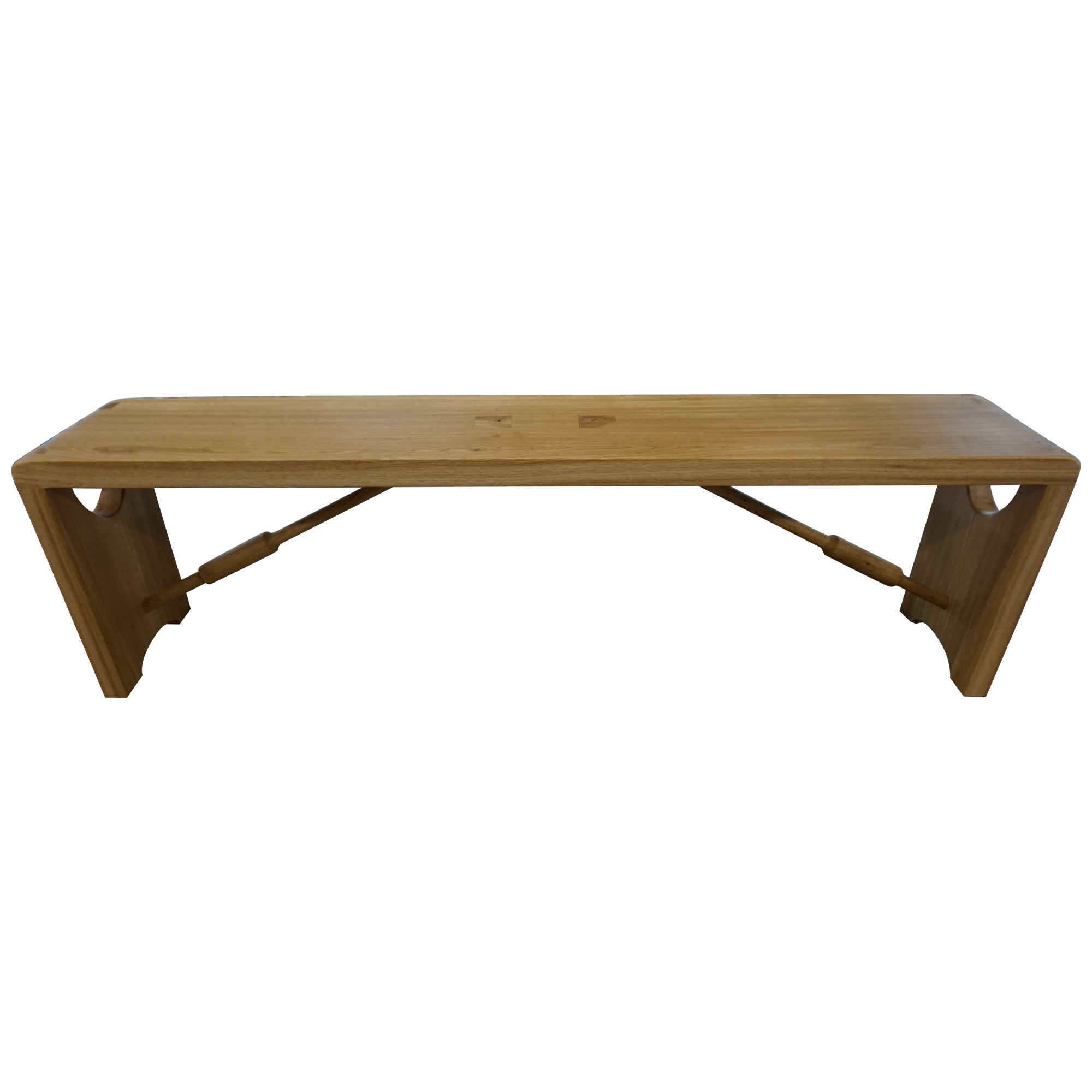 Our handcrafted oak bench, a perfect blend of nature-inspired design, visible joints and exceptional strength. This bench features meticulously crafted, visible joints that showcase artisan craftsmanship, as well as elegantly turned spindles