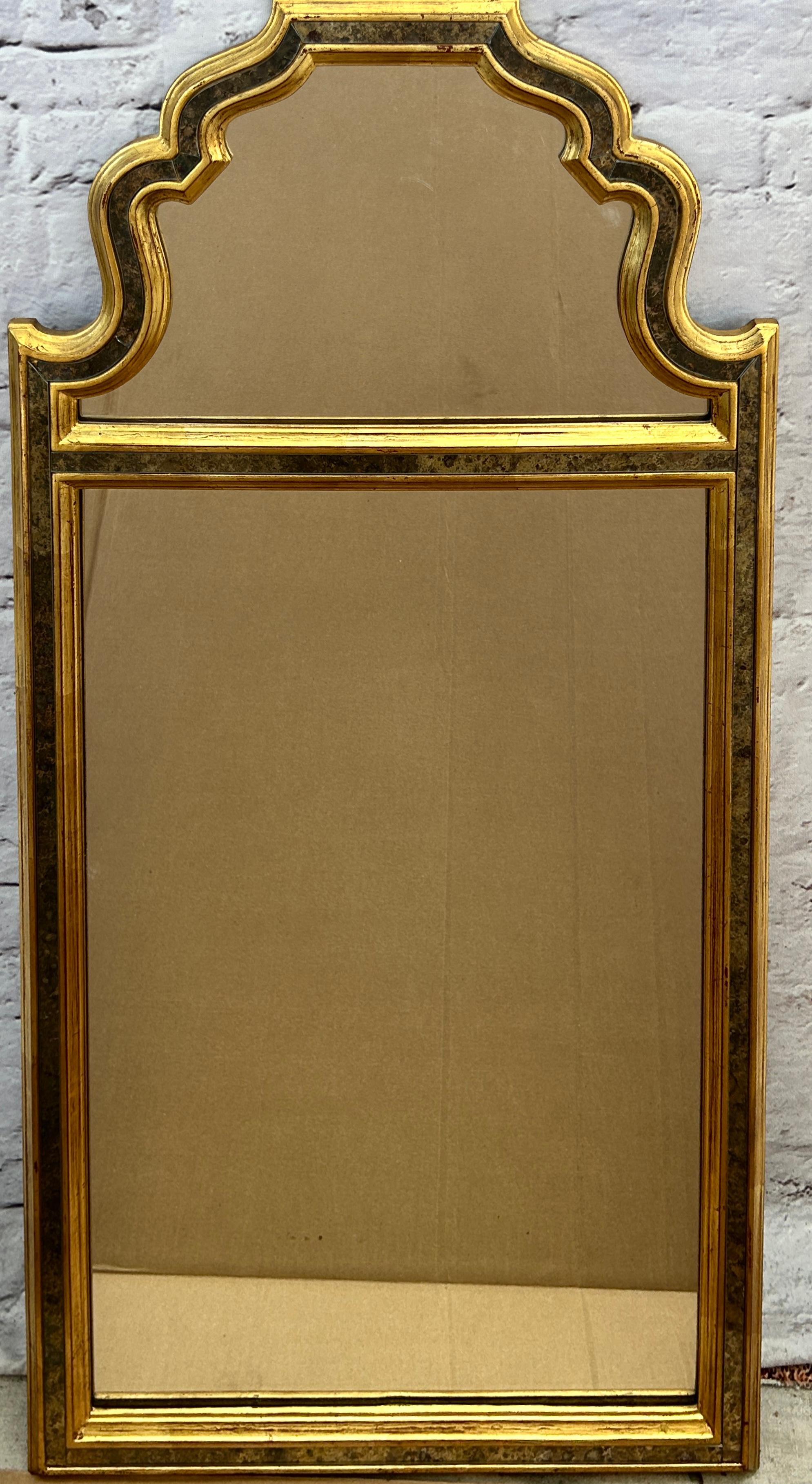Espejo de pared La Barge Giltwood Estadounidense en venta