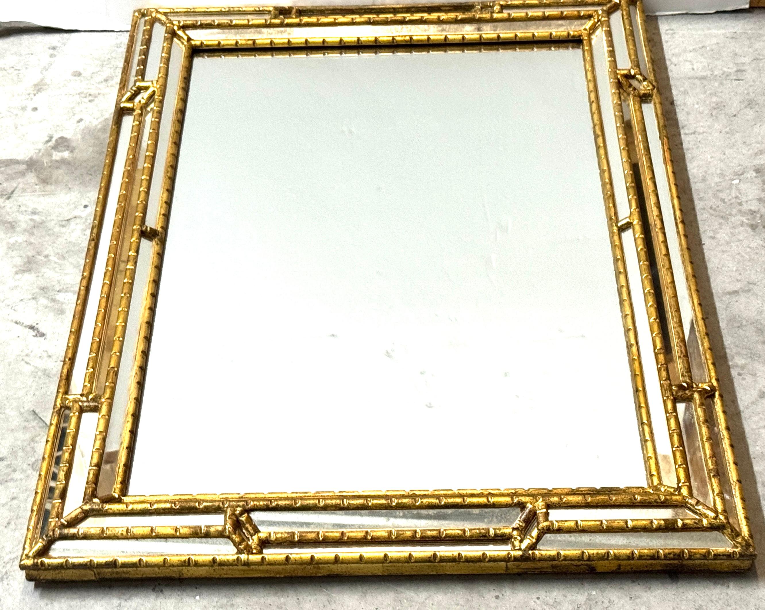 Moderne La Barge Italian Giltwood Carved Rectangular Geometric Mirror (miroir géométrique rectangulaire sculpté en bois doré) en vente