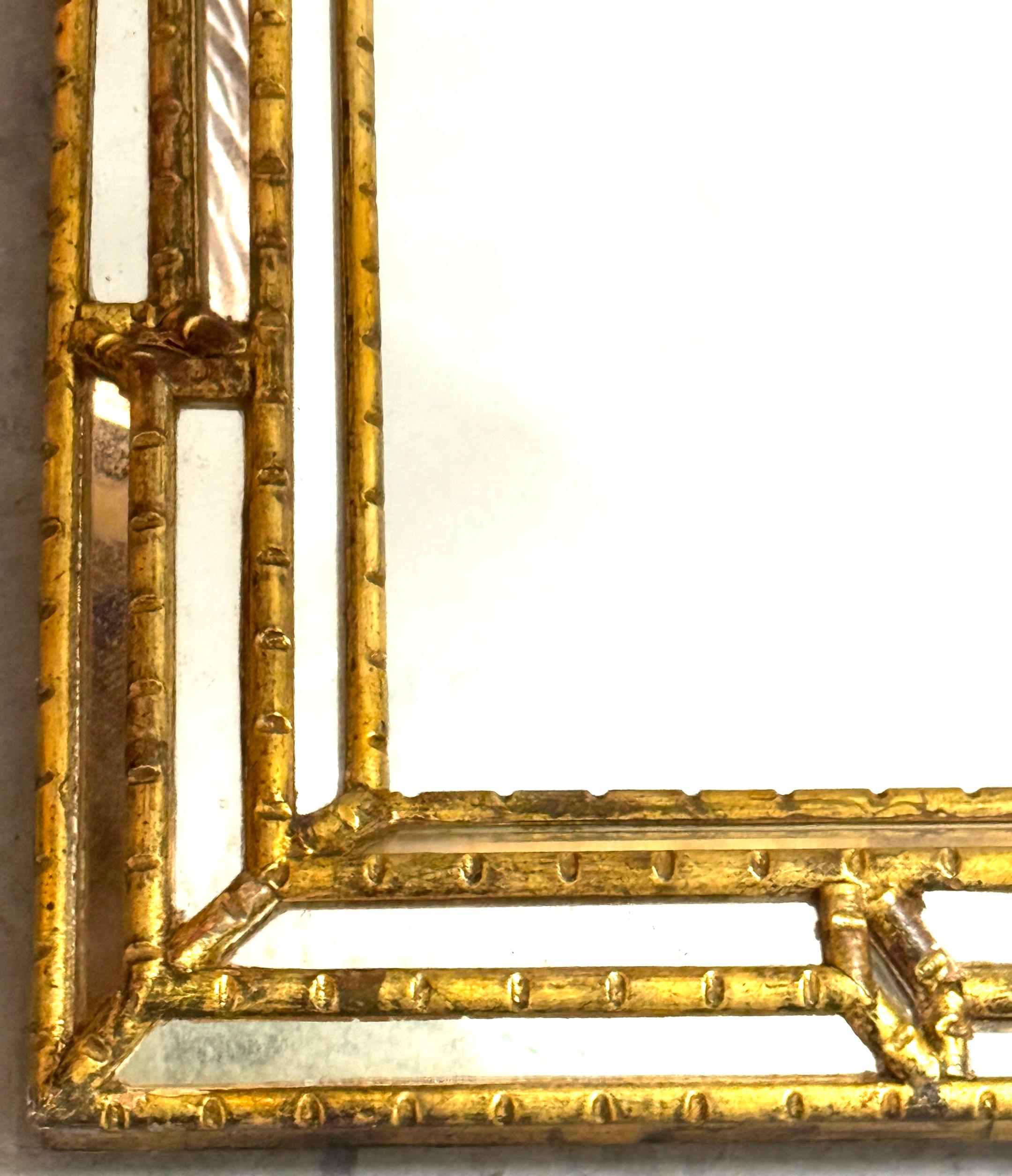 La Barge Italienischer Giltwood geschnitzt Rechteckiger Geometrischer Spiegel (20. Jahrhundert) im Angebot
