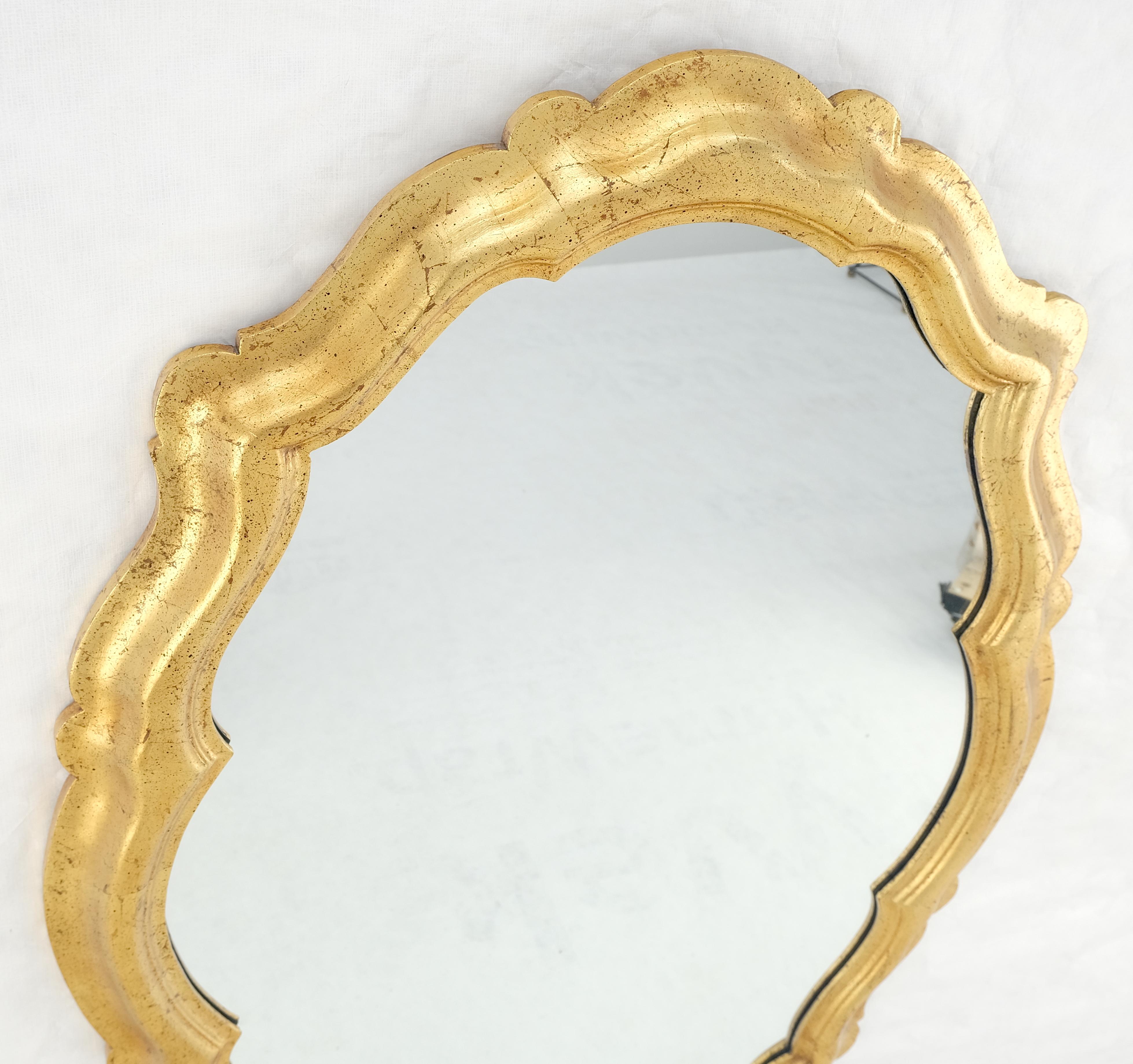 Fédéral La Barge Grand miroir 33x48 en forme de bouclier feuille d'or doré MINT en vente