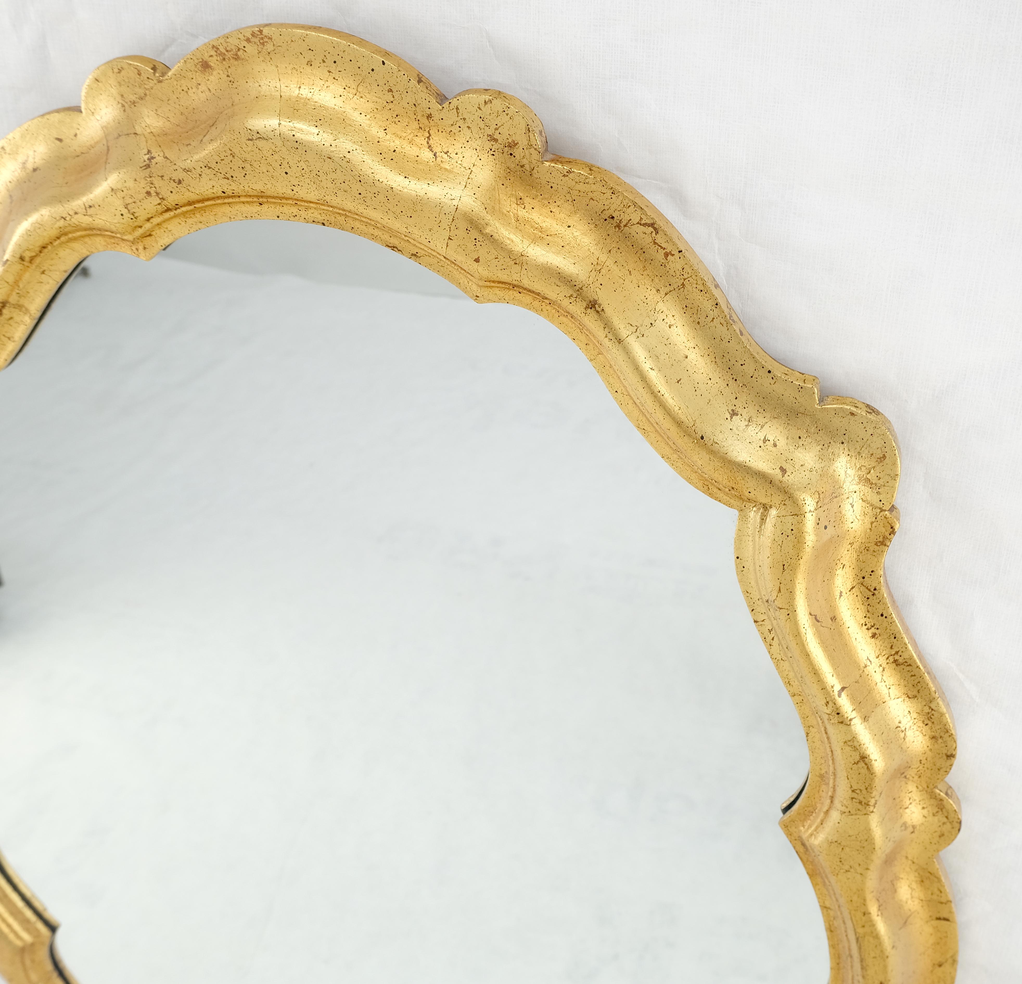 Américain La Barge Grand miroir 33x48 en forme de bouclier feuille d'or doré MINT en vente