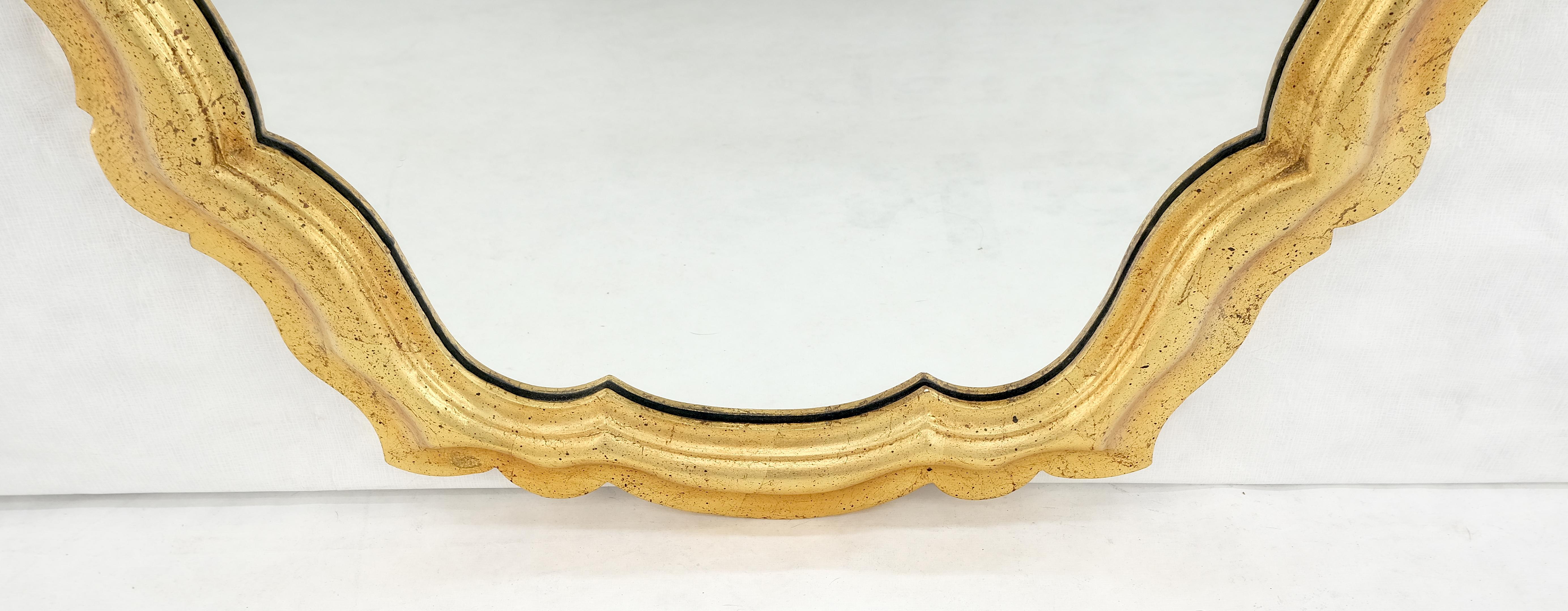 La Barge Grand miroir 33x48 en forme de bouclier feuille d'or doré MINT Bon état - En vente à Rockaway, NJ