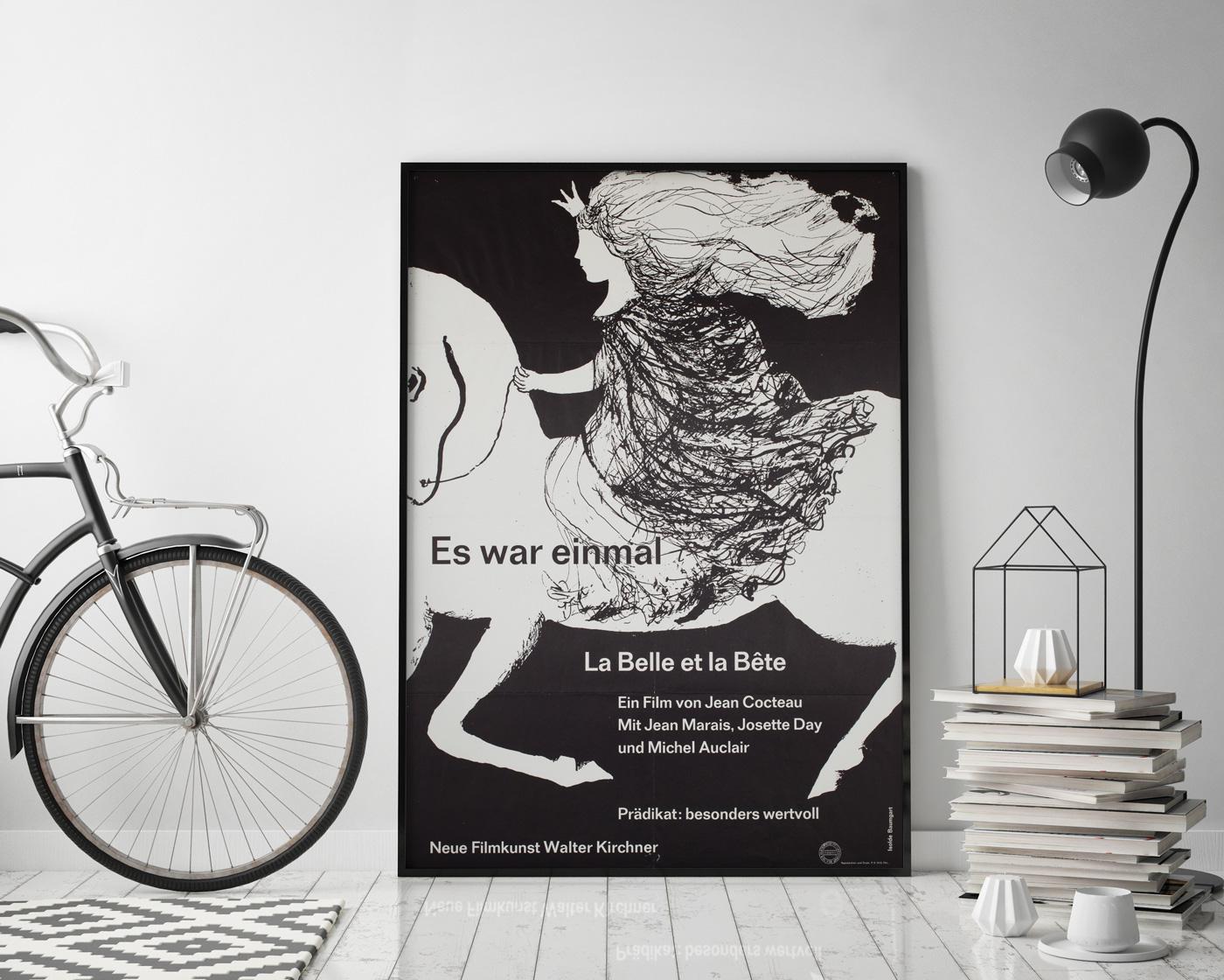 Wir lieben das Design von Isolde Baumgart, das auf diesem deutschen Plakat für die Wiederveröffentlichung von La Belle et la Bete Ende der 50er/Anfang der 60er Jahre zu sehen ist. Sehr auffälliges, schönes Plakat.

Dieses Vintage-Filmplakat ist 23