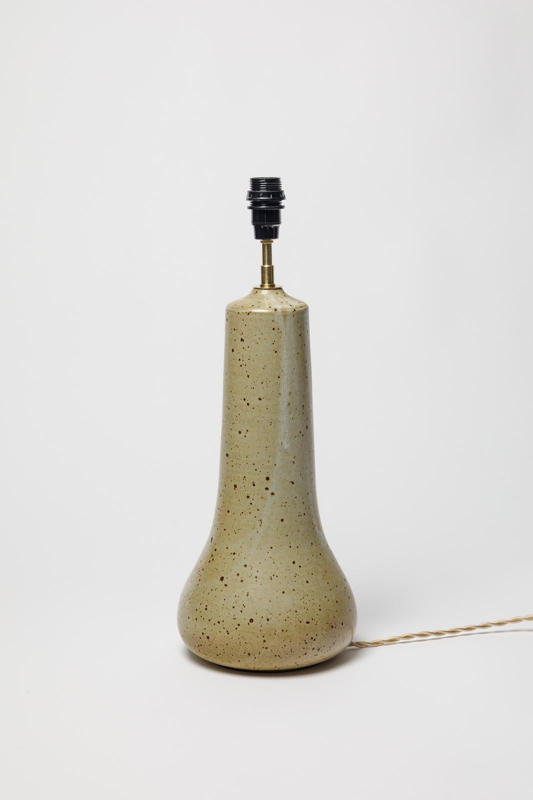 La Borne Töpfer

Keramik-Tischlampe aus Steingut des 20. Jahrhunderts

Einzigartiges handgefertigtes Keramikstück

CIRCA 1970

Elektrische Anlage ist in Ordnung 

Keramik Höhe 34 cm
Groß 17 cm
Gesamthöhe mit elektrischer Anlage 43 cm